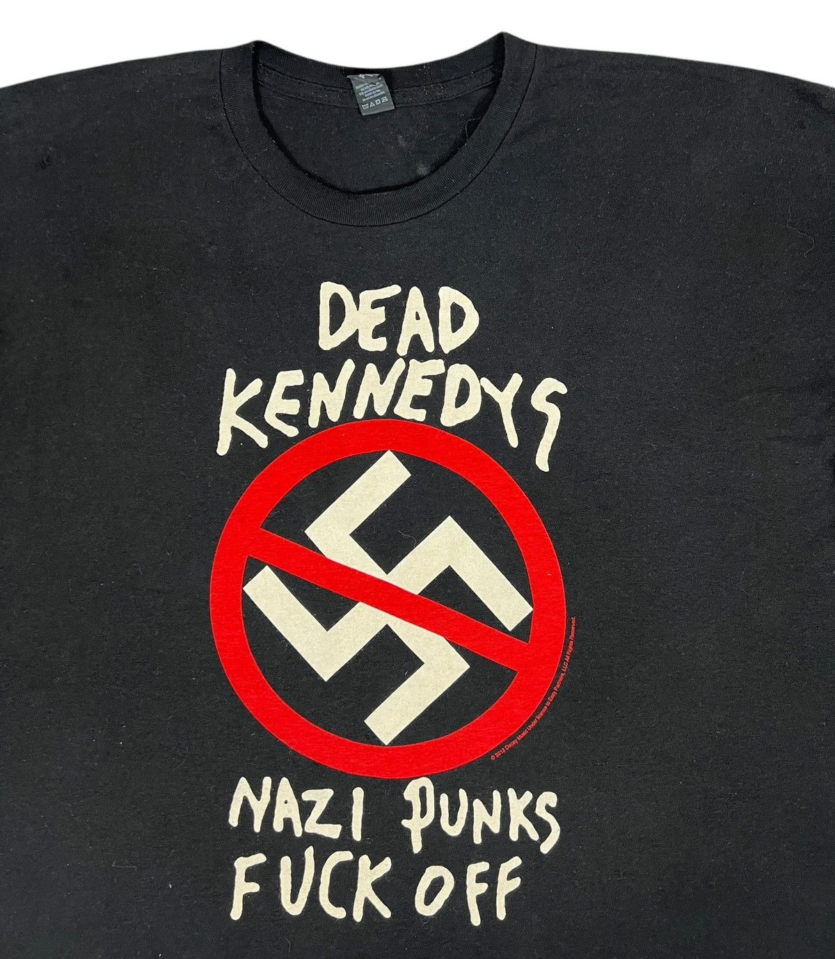 Band Tees Dead Kennedys Nazi Punk Fuck Off tee Size US XXL / EU 58 / 5 - 2 Thumbnail