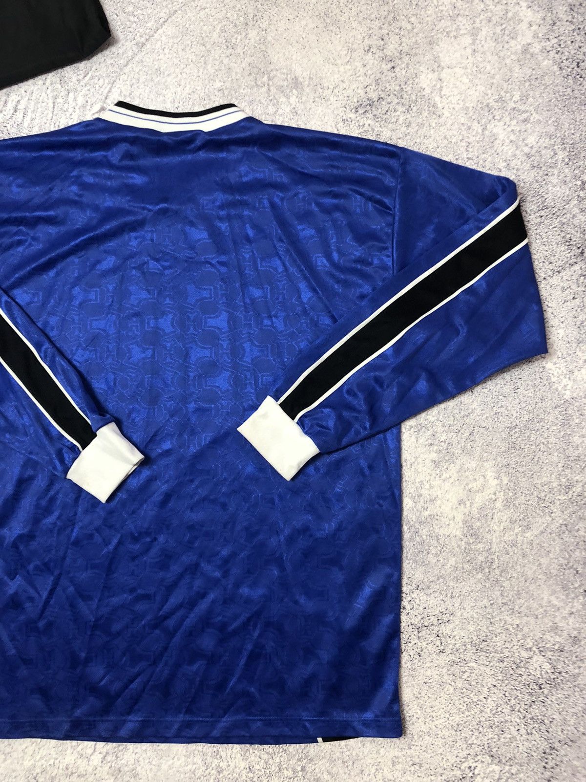 Vintage Men’s football long sleeve uhisport size Xl Size US XL / EU 56 / 4 - 7 Thumbnail