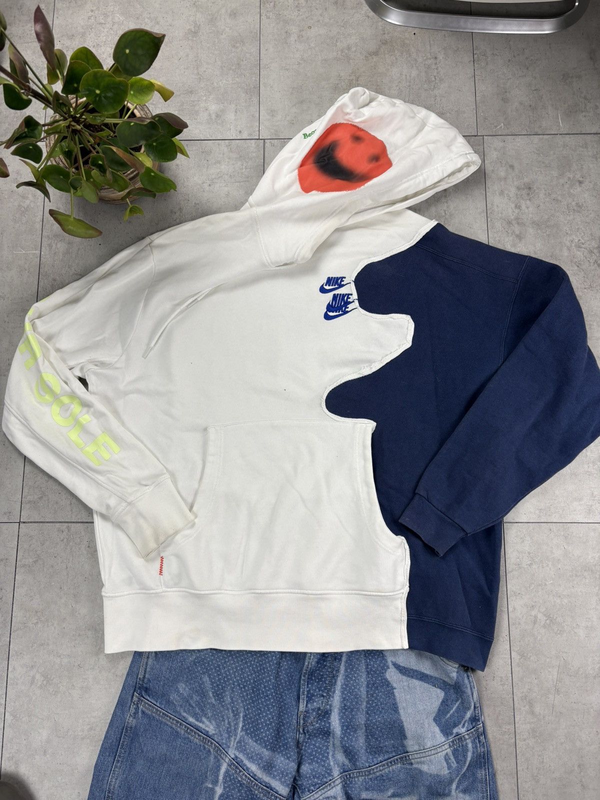 Nike Nike World Tour Distorted.Lab Custom Hoodie Swoosh Size US L / EU 52-54 / 3 - 3 Thumbnail