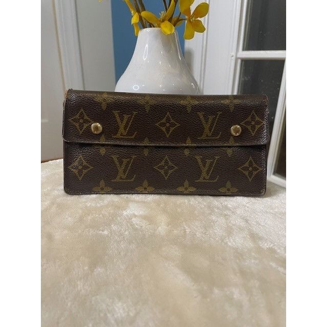 Louis Vuitton Authentic Vintage Louis Vuitton Monogram Portefeuille Accord Size ONE SIZE - 1 Thumbnail