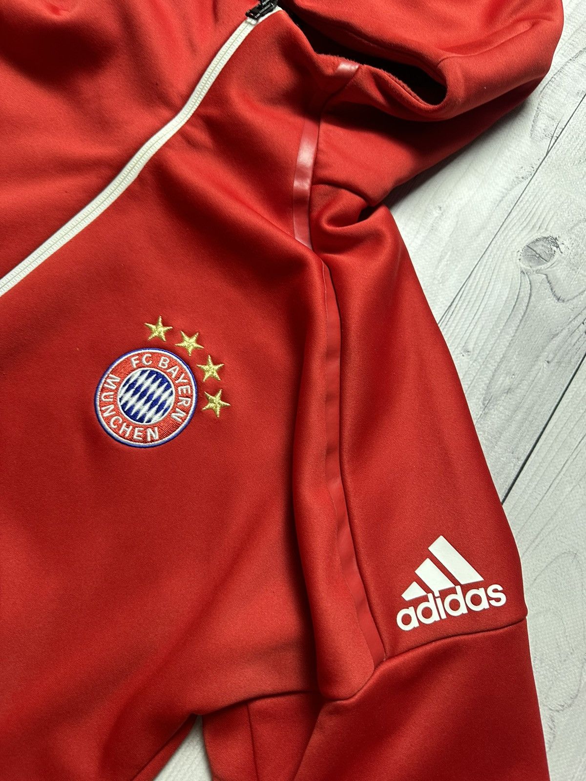 Adidas Vintage Adidas ZNE Bayern Munich zip hoodie size L Size US L / EU 52-54 / 3 - 6 Thumbnail