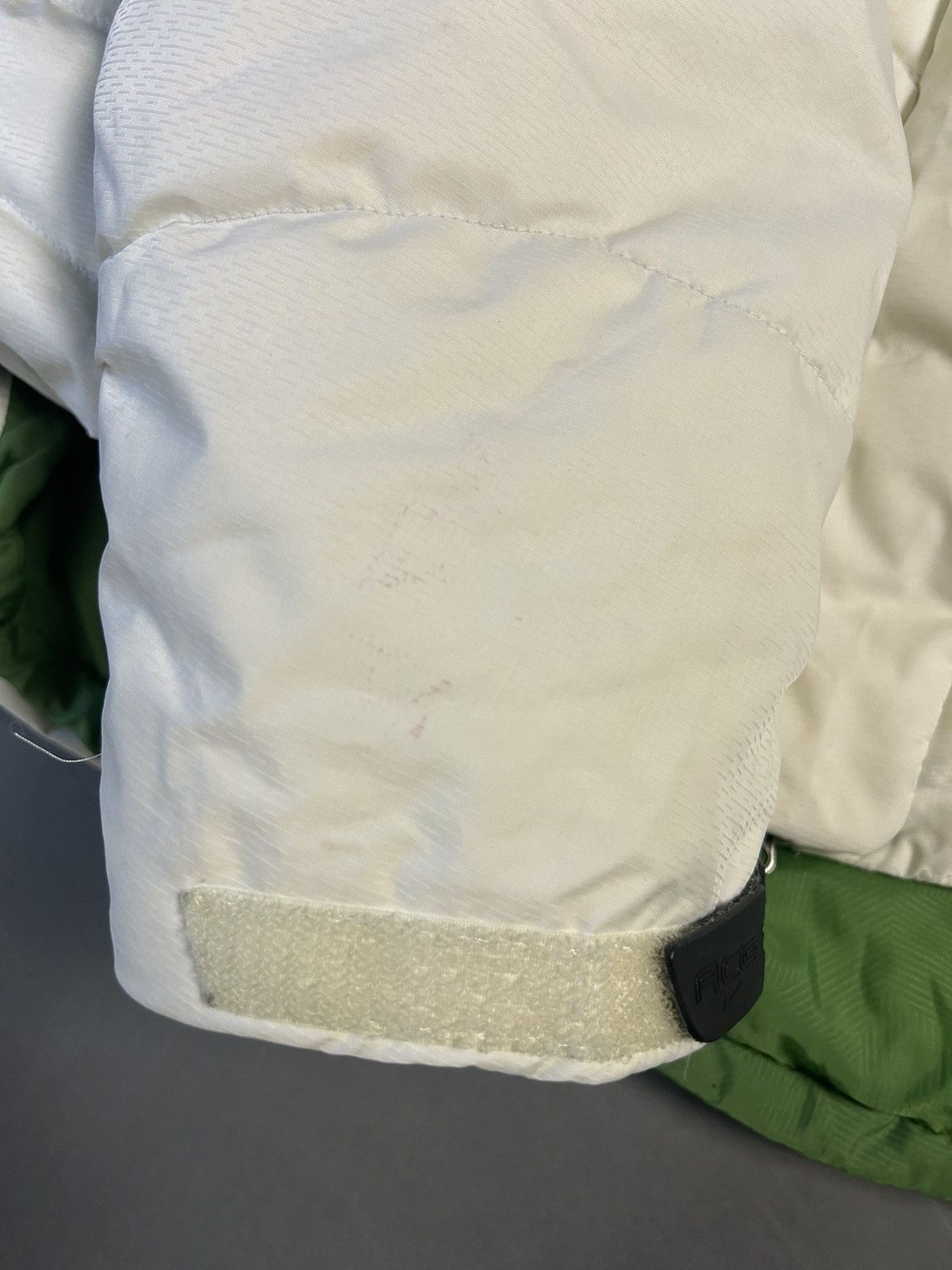 Nike × Nike ACG × Vintage Nike ACG vintage white green puffer jacket small logo Size L / US 10 / IT 46 - 9 Thumbnail
