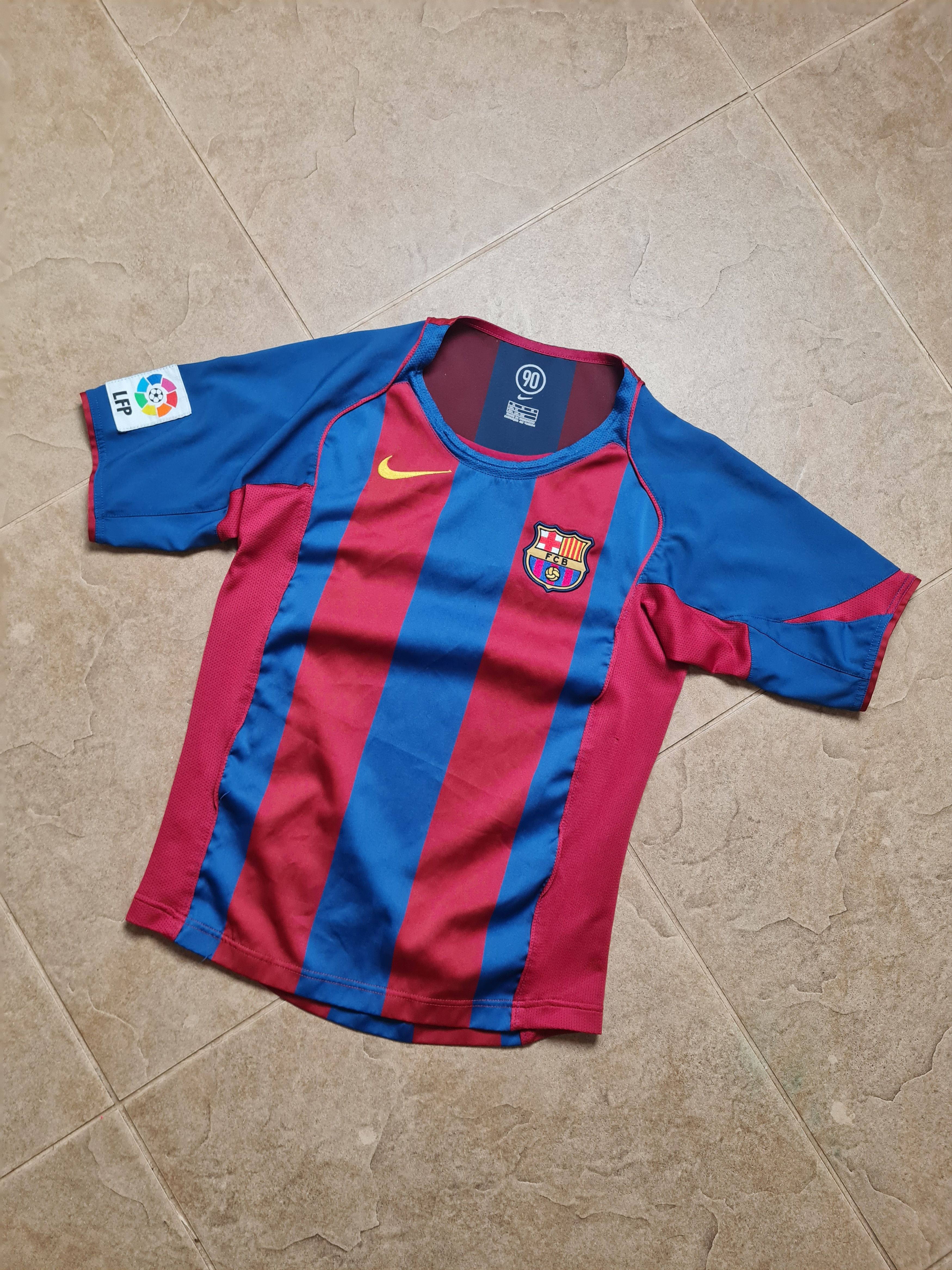Nike Jersey Barcelona Home football shirt 2004/2005 Soccer Nike Size US XXS / EU 40 - 5 Thumbnail