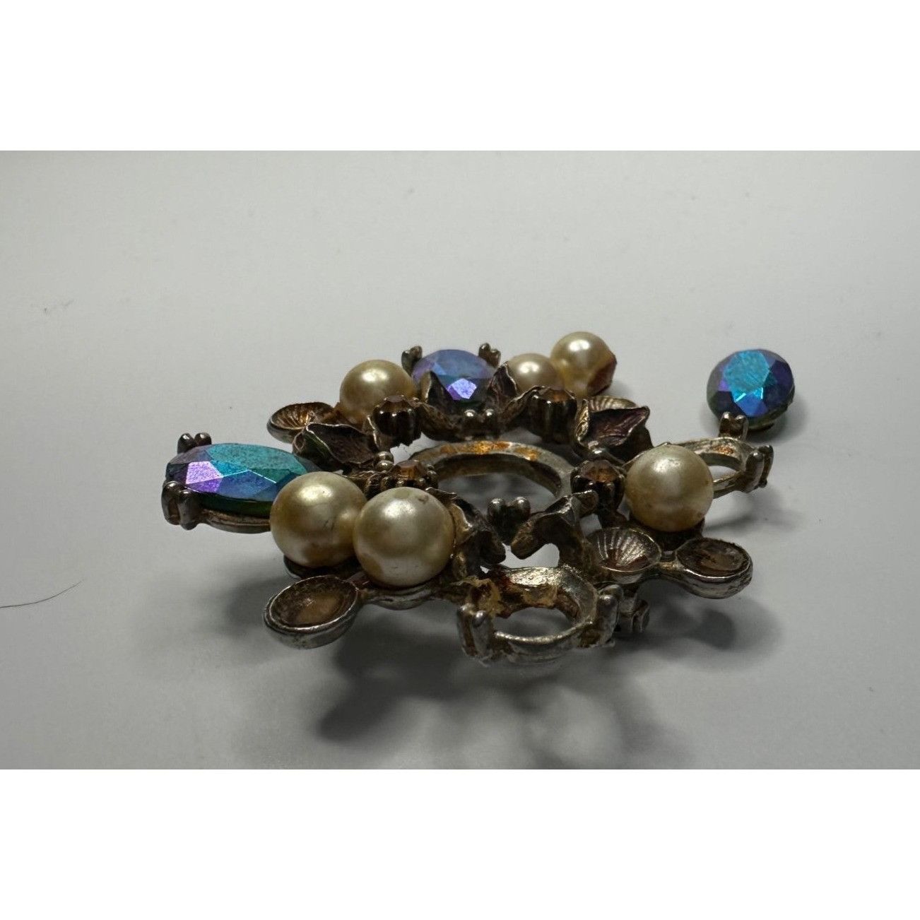 Other Women's Vintage Gold Tone Brooch Pin with Gems and Faux Pear Size ONE SIZE - 5 Thumbnail