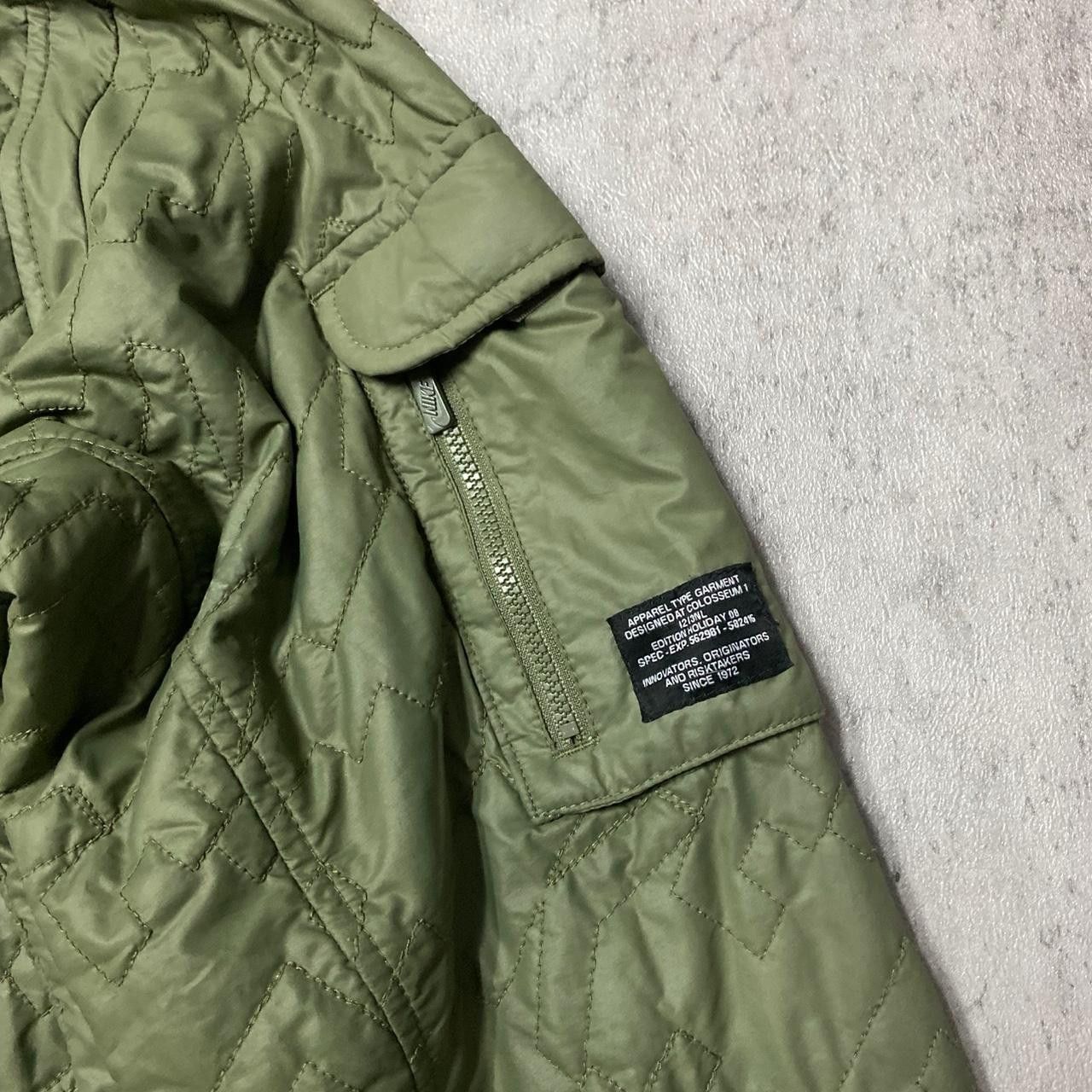 Nike Nike quilted jacket in green and khaki Size US S / EU 44-46 / 1 - 3 Thumbnail
