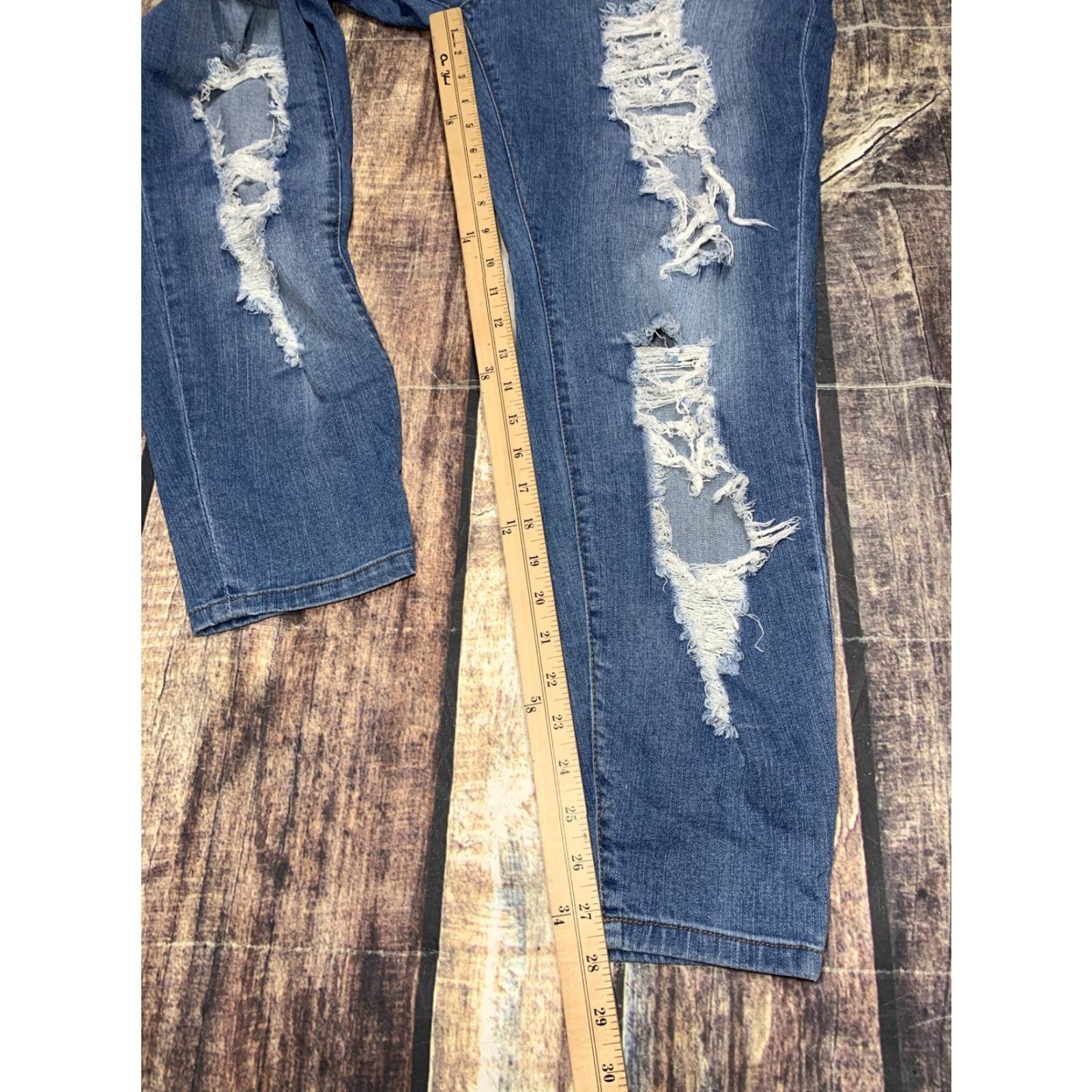 Forever 21 FOREVER 21 Plus Size Jeans Womens 20 Skinny Ankle Distressed High Waist Stretch Jeans Size 42" / US 20 - 2 Thumbnail