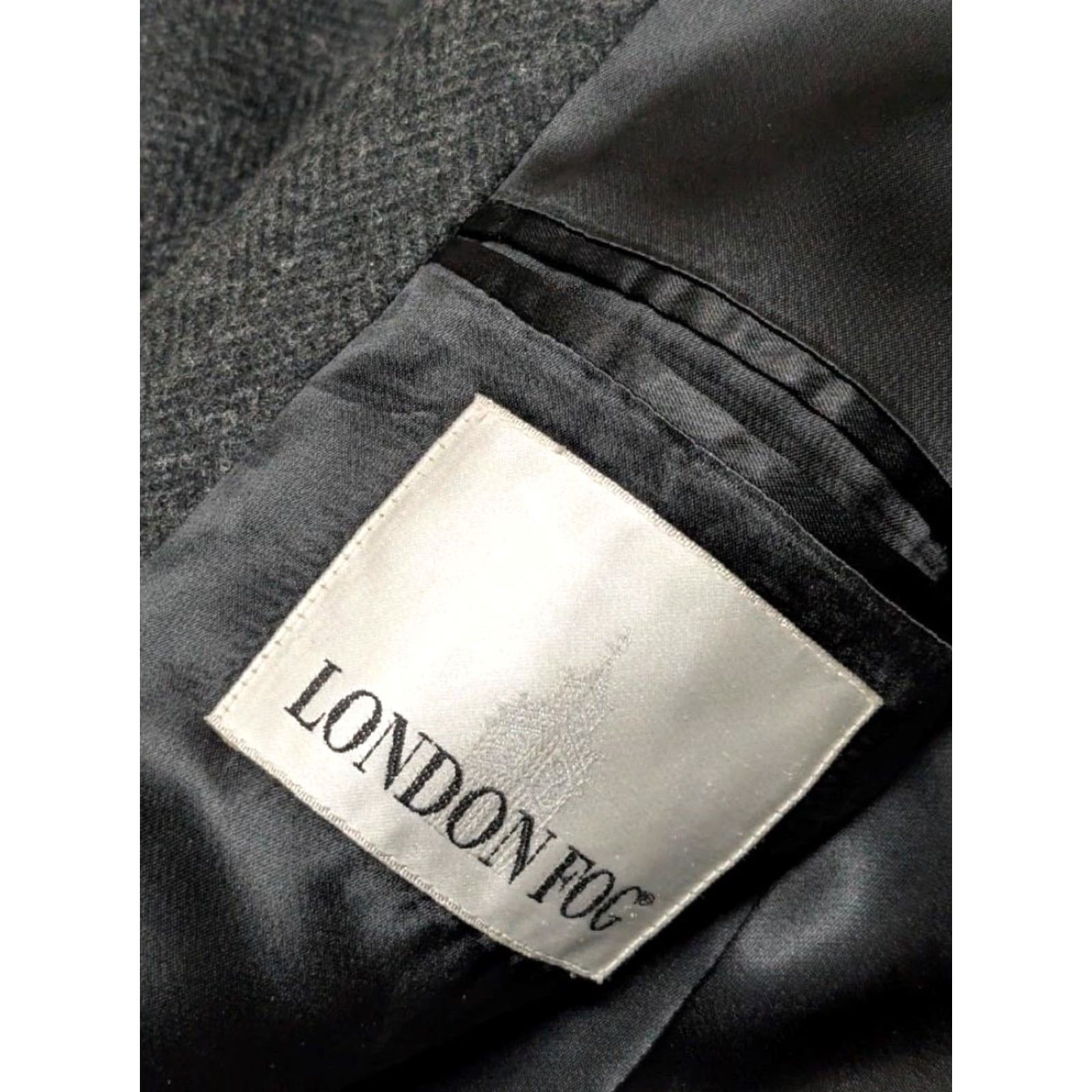 London Fog VINTAGE HERRINGBONE DONEGAL English tweed wool overcoat M 42 Charcoal Black coat Mens Size US M / EU 48-50 / 2 - 6 Thumbnail