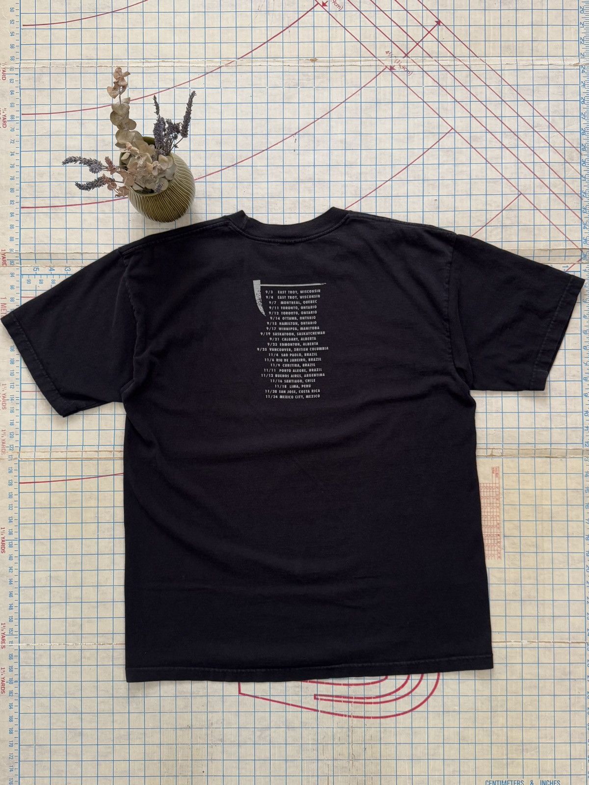 Band Tees × Vintage Vintage Y2K Pearl Jam Tour Tee Black Size XL Made in USA Size US XL / EU 56 / 4 - 8 Thumbnail