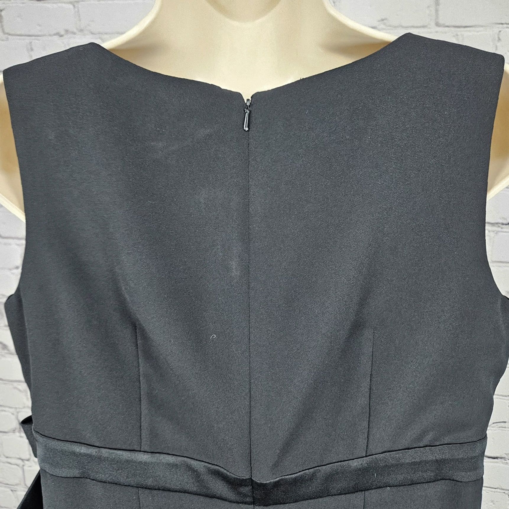 Talbots Talbots Blouse Satin Bow V-Neck Sleeveless Peplum Band Top 10 Black Womens Dressy Party/Cocktail Size L / US 10 / IT 46 - 7 Thumbnail