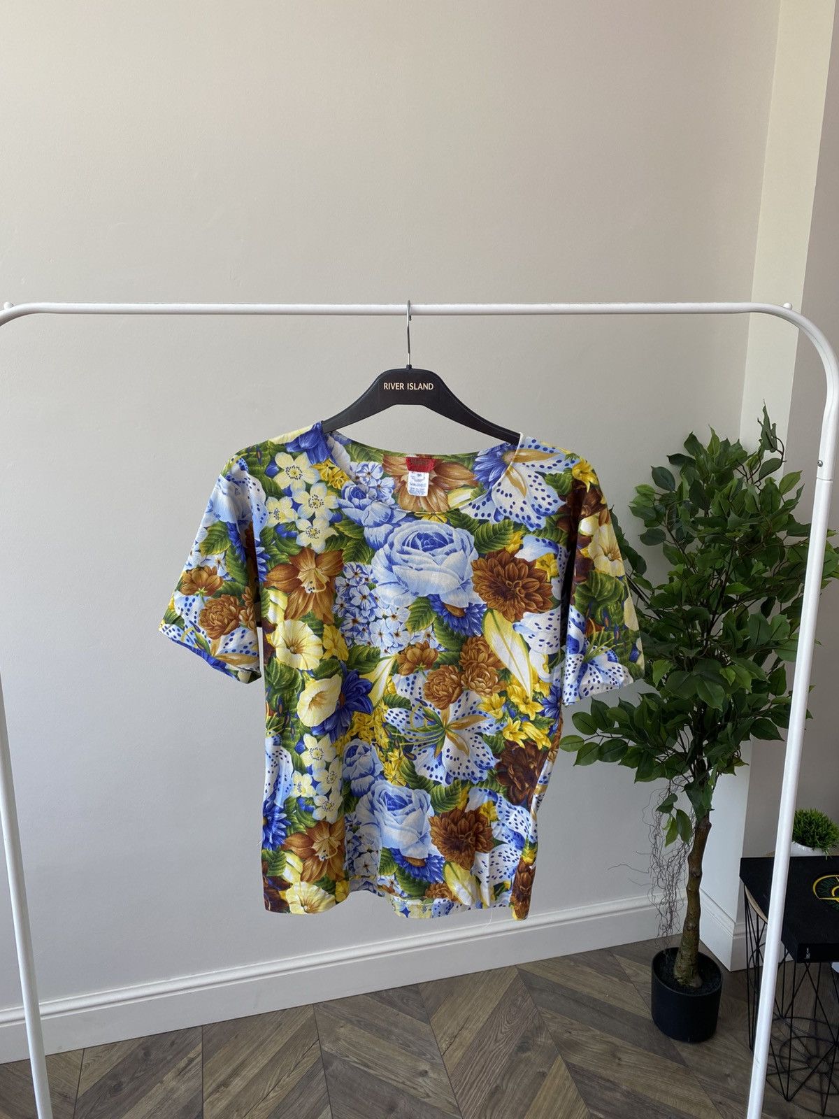 Kenzo × Vintage Vintage Kenzo Jungle Multicoloured Women’s T-Shirt Size XS / US 0-2 / IT 36-38 - 1 Thumbnail