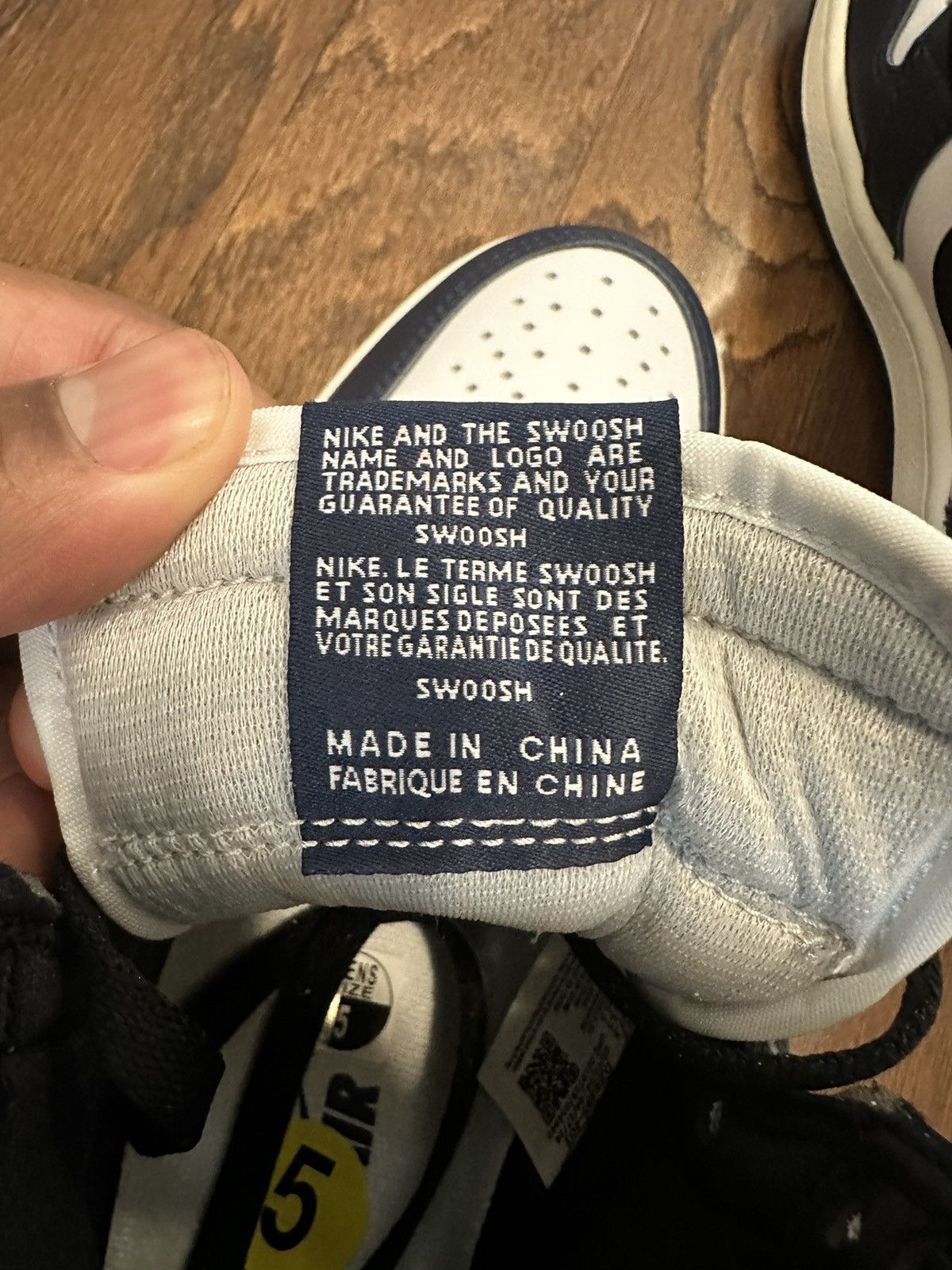 Jordan Brand Air Jordan 1 Retro OG Midnight Navy Size US 5 / EU 37 - 6 Thumbnail
