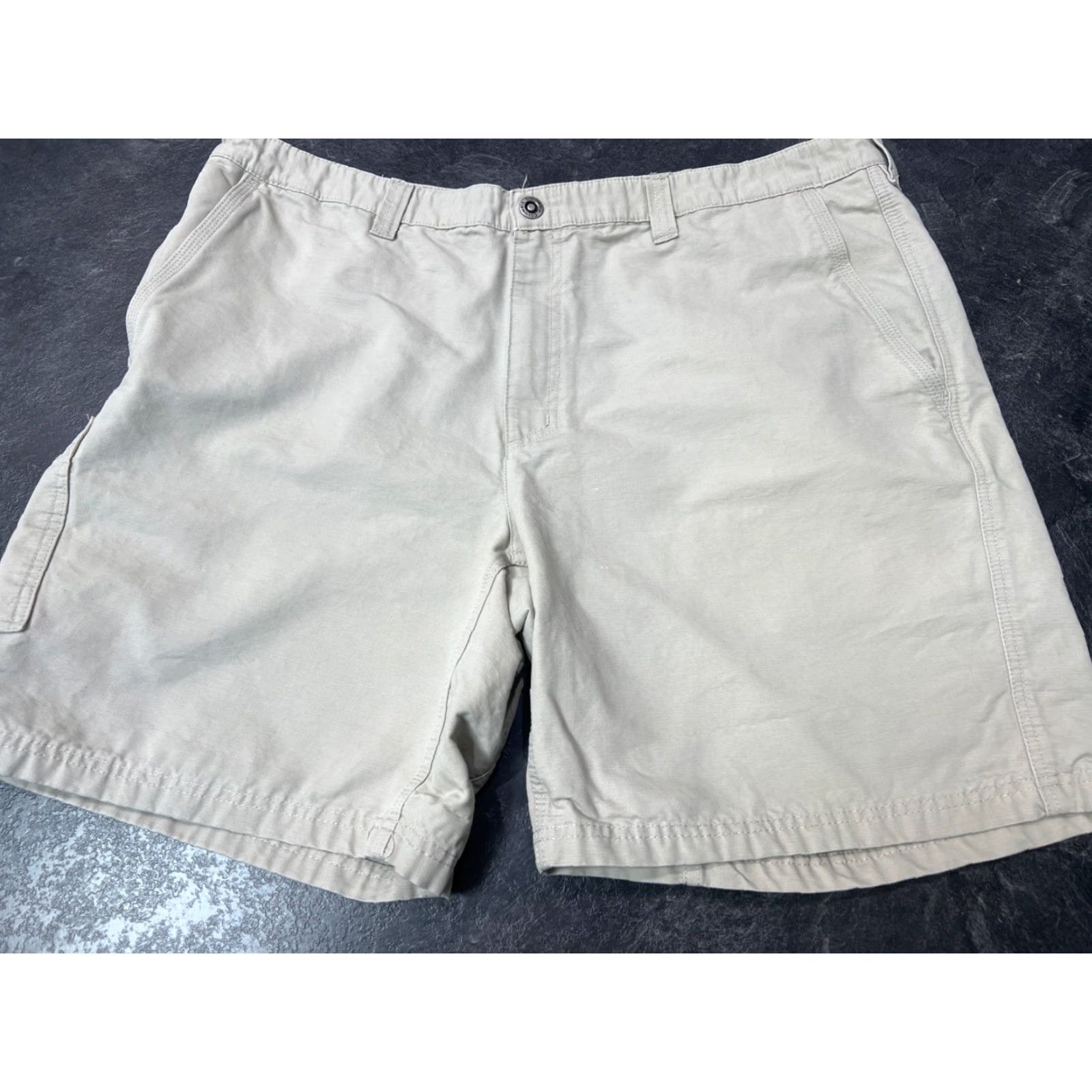 Vintage Columbia Shorts Mens 42W Khaki 10" Inseam Hiking Utility Pockets Casual Outdoor Chino Elastic Waist Pockets Beige Cotton Regular Men Size US 42 / EU 58 - 2 Thumbnail