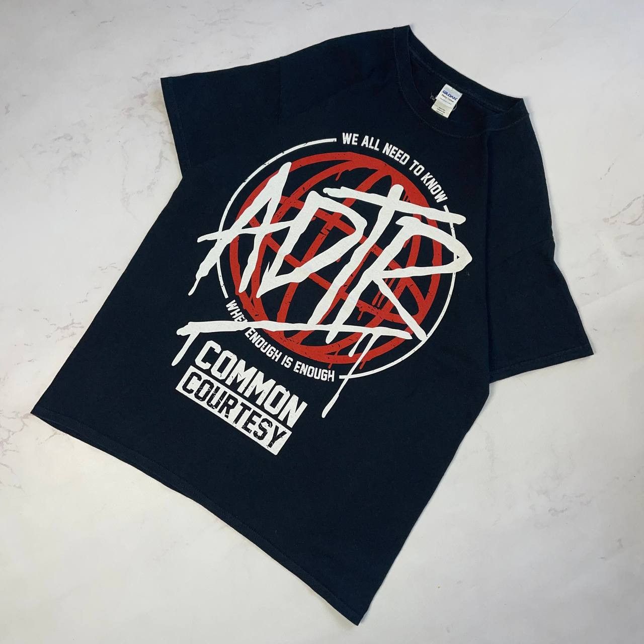 Vintage Vintage A Day To Remember Common Courtesy Rock Band T-Shirt Size US L / EU 52-54 / 3 - 1 Thumbnail