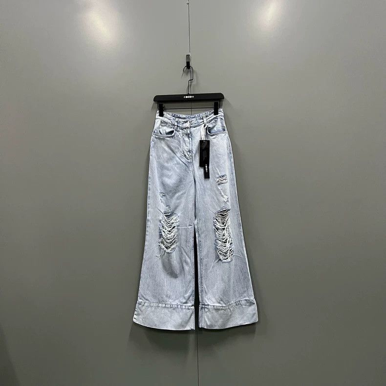 Givenchy Givenchy Size24 SS22 Mid-rise Ripped and Washed Denim Jeans Size US 29 - 1 Thumbnail