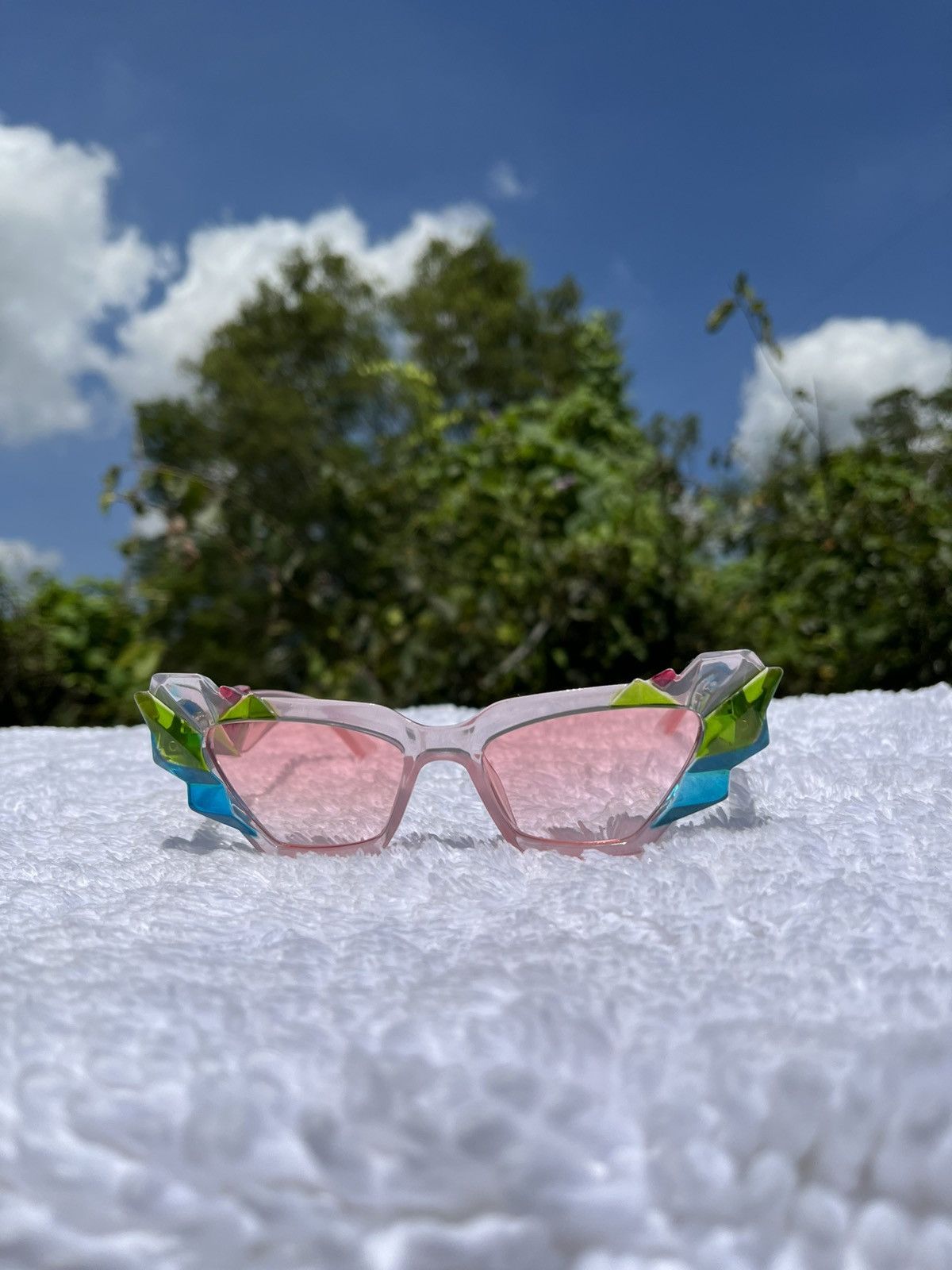 Vintage Pink Green Acrylic Crystal Gem Cut Geometric Trapezoid Size ONE SIZE - 2 Thumbnail