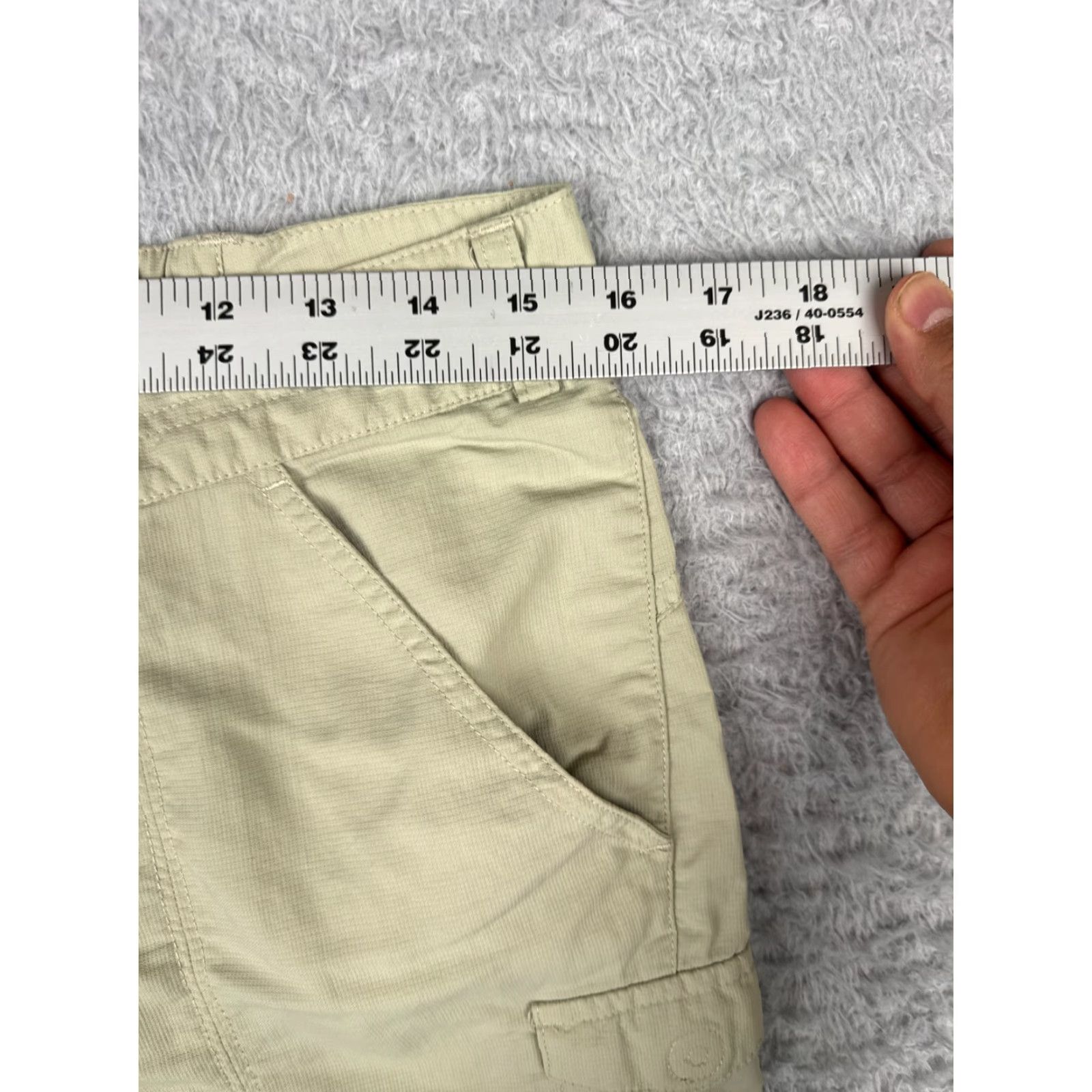 Vintage Columbia Cargo Shorts Women 10 Green 100% Nylon Stowable Hiking Camping 32x5.5 Regular Mens Womens Girls not applicable Size 32" / US 10 / IT 46 - 7 Thumbnail