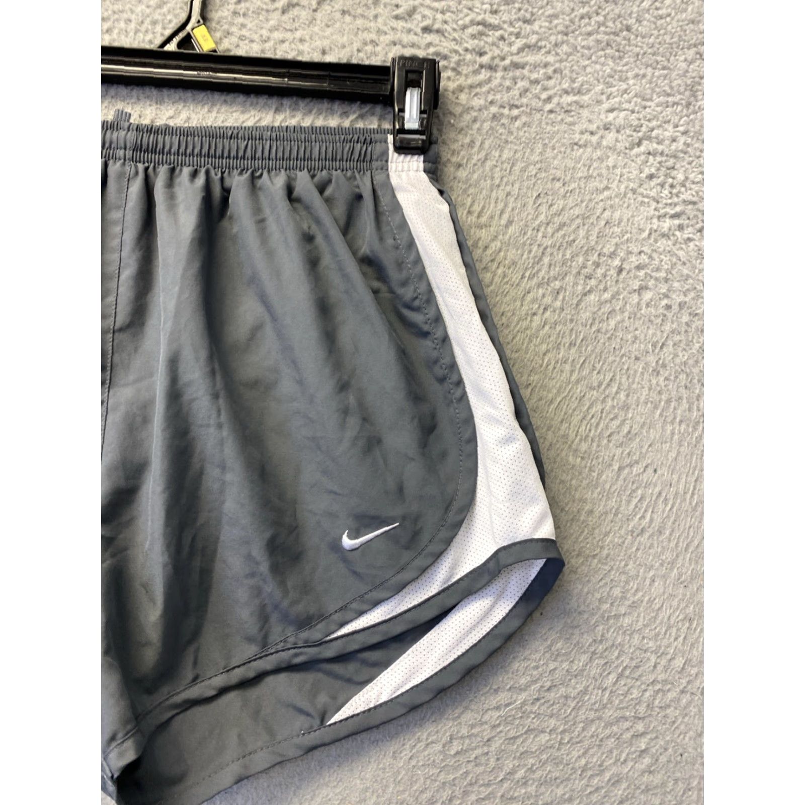 Nike Nike Dri-Fit Women's Activewear Shorts Size S Gray Drawstring 123-8 Size 28" / US 6 / IT 42 - 2 Thumbnail