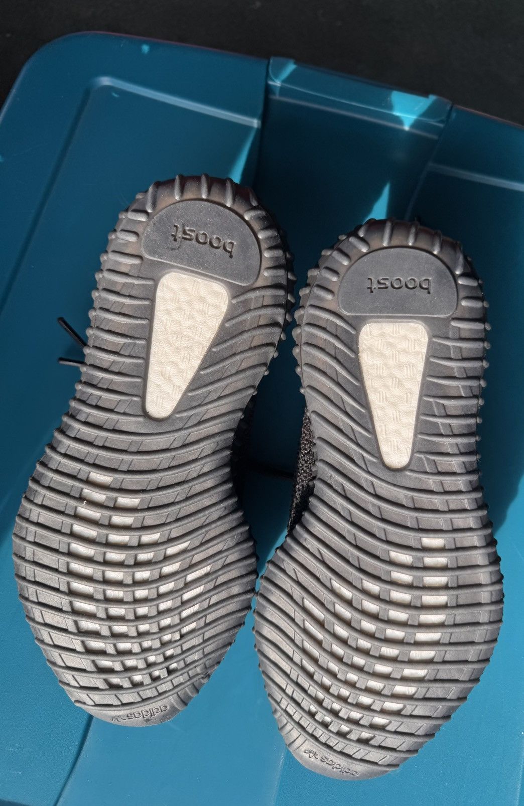 Adidas × Kanye West Yeezy Boost 350 V2 “Oreo” Size US 7 / EU 40 - 5 Thumbnail