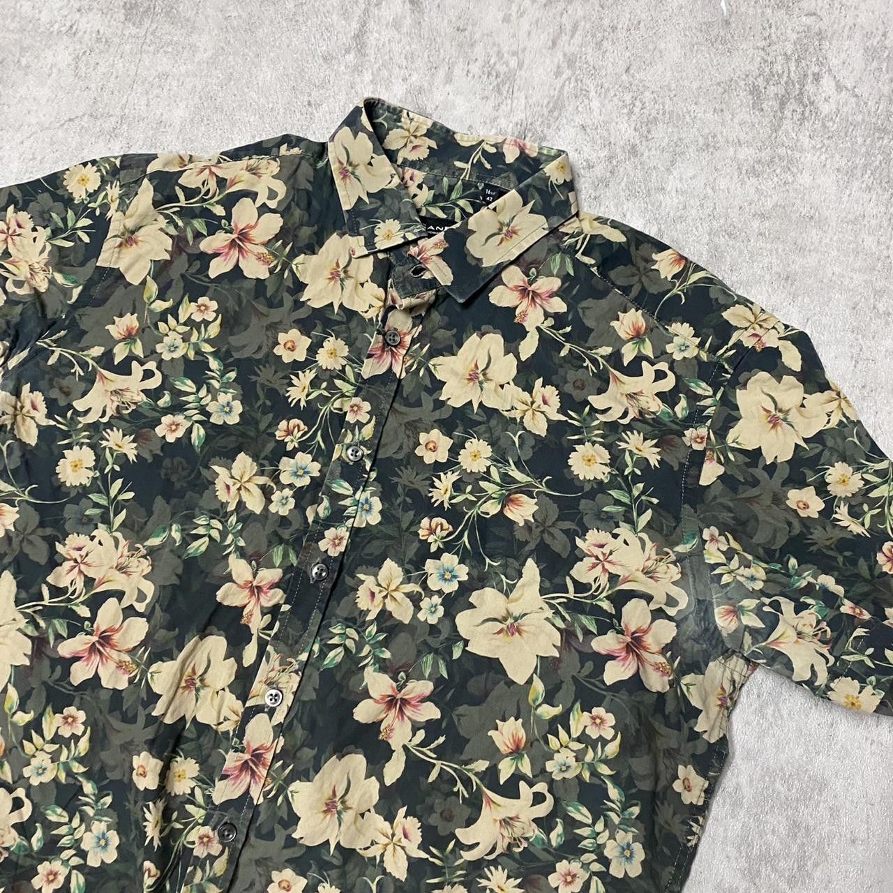 Other Green and black floral button-up shirt #floralshirt Size US L / EU 52-54 / 3 - 2 Thumbnail