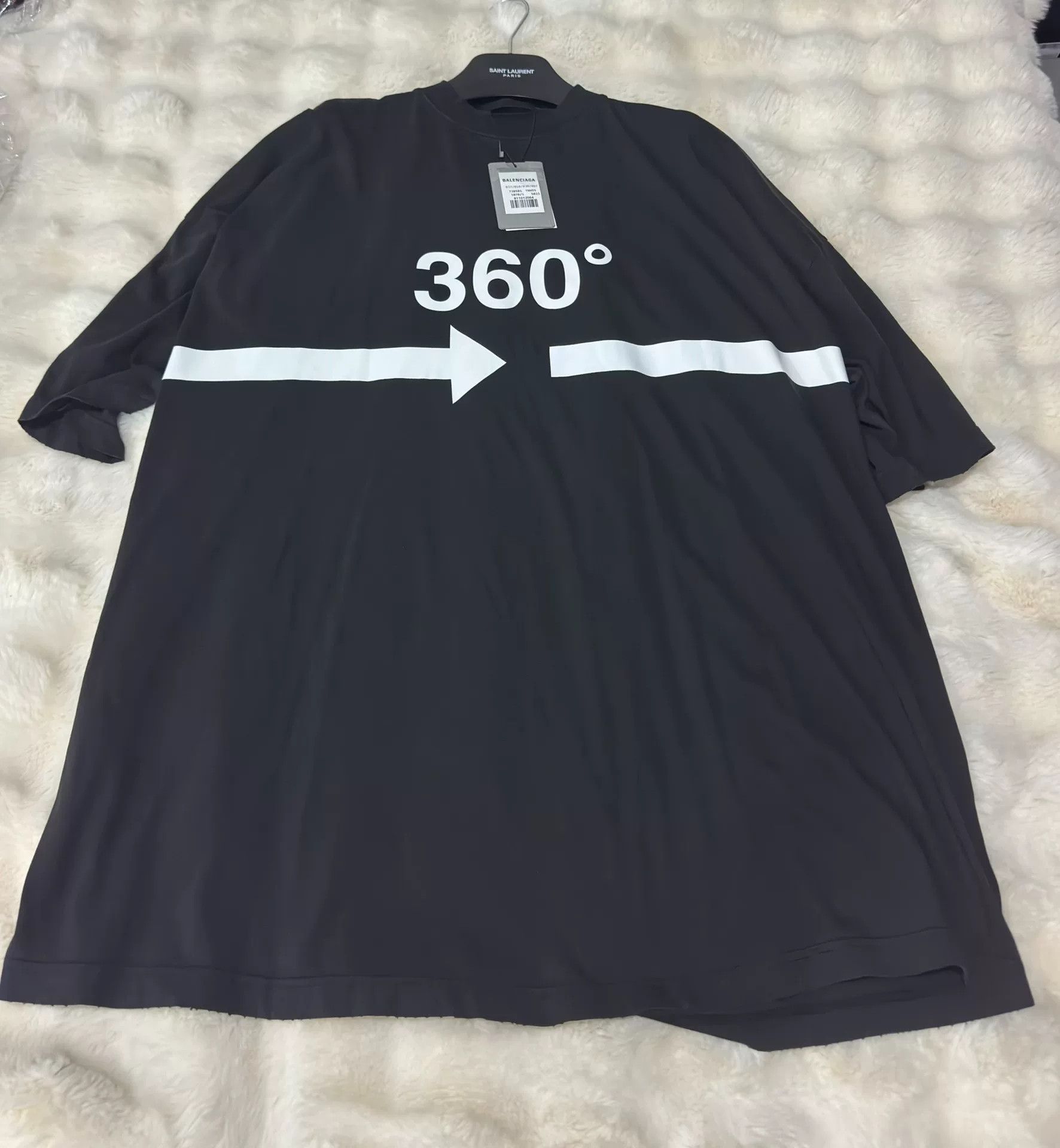 Balenciaga Balenciaga Oversized Short-Sleeve T-Shirt Size US S / EU 44-46 / 1 - 1 Thumbnail