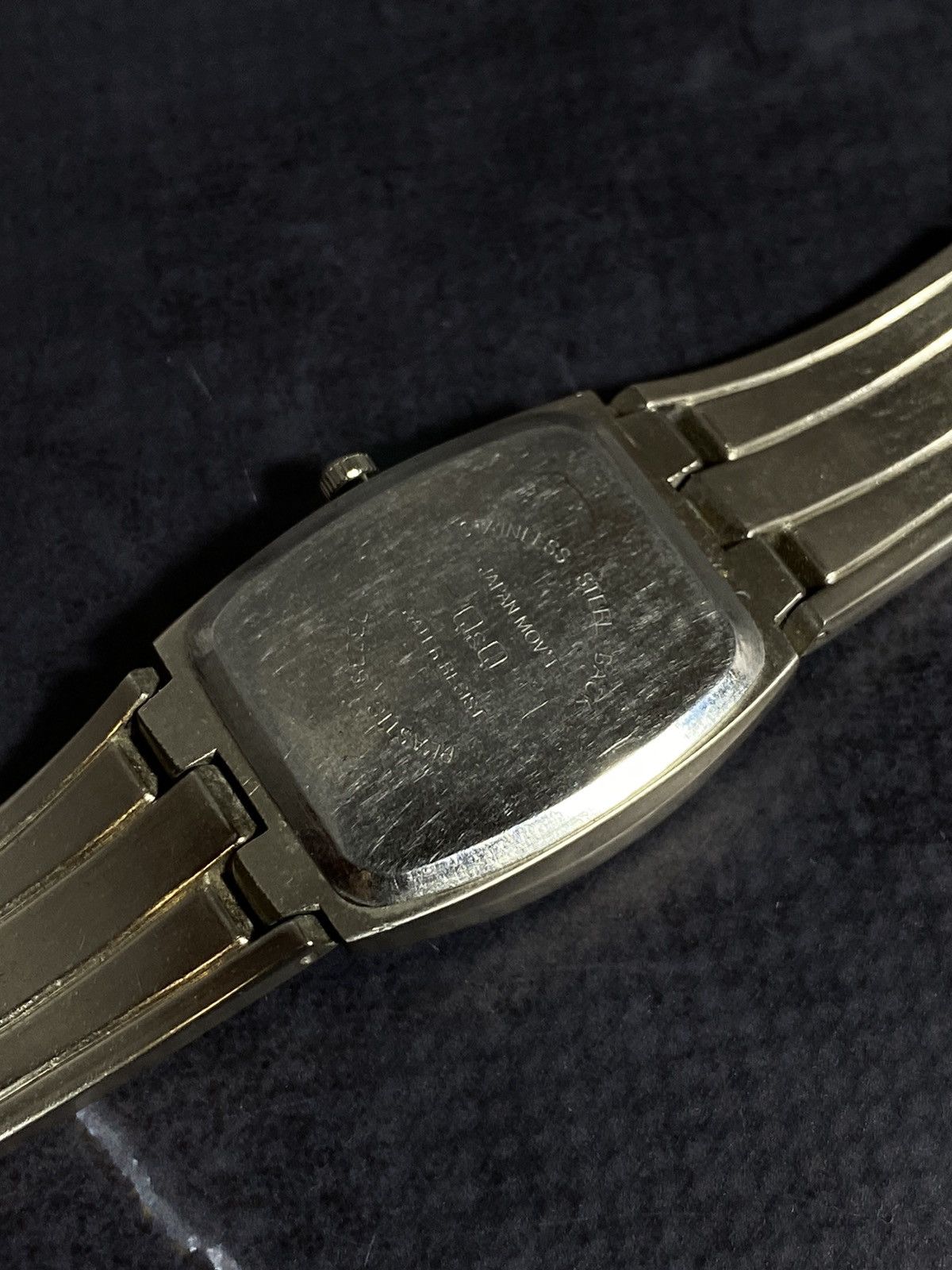 Japanese Brand Vintage Q&Q Gold Dial Watch Japan Movement Size ONE SIZE - 8 Thumbnail