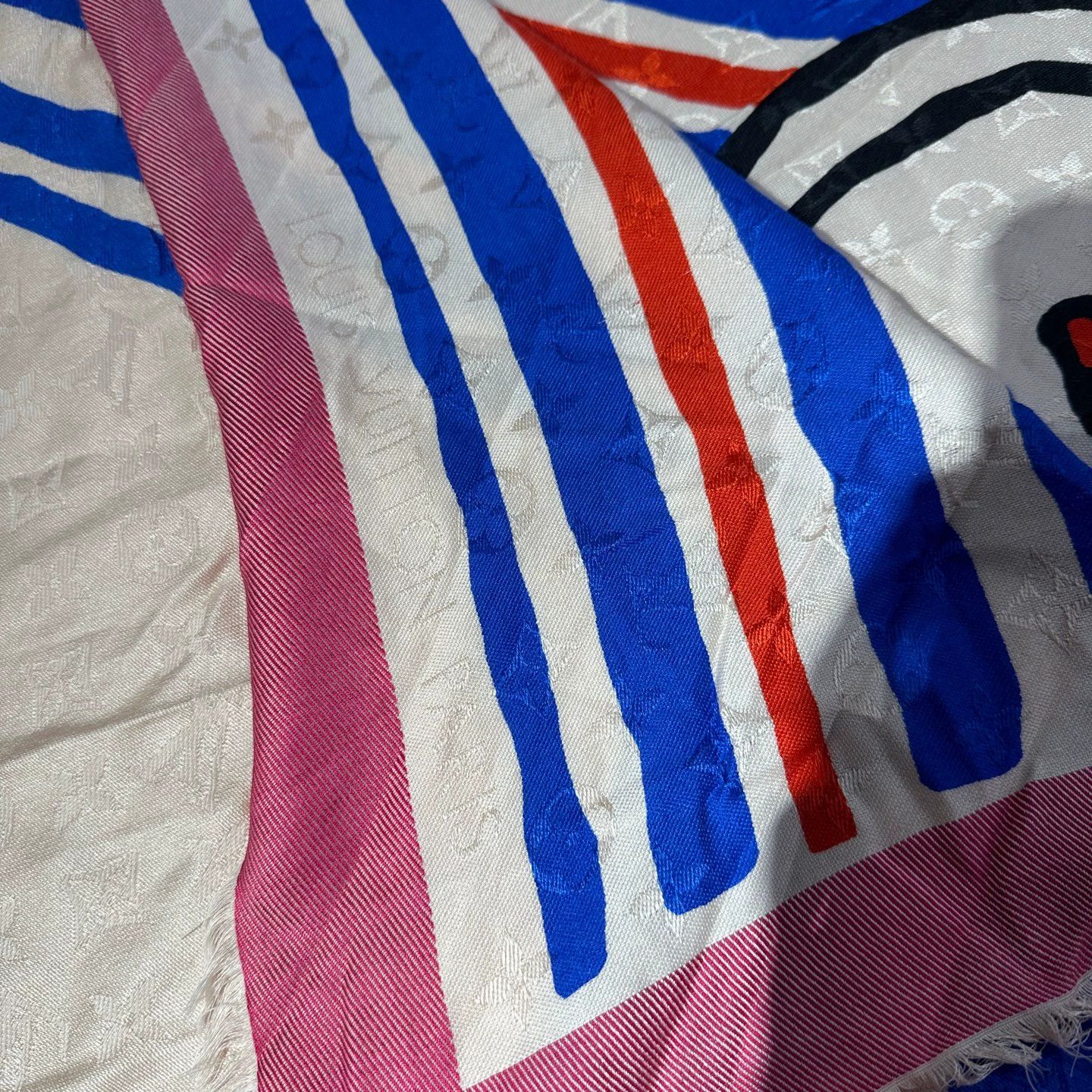 Louis Vuitton LV Pink Blue Bicolor Monogram Silk Scarf 140x140cm Size ONE SIZE - 6 Thumbnail