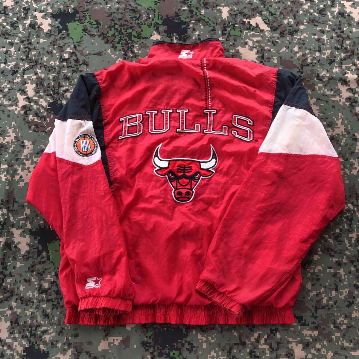 NBA × Vintage Vtg 90s Chicago Bull Big Logo Windbreaker Jacket Size US L / EU 52-54 / 3 - 3 Thumbnail