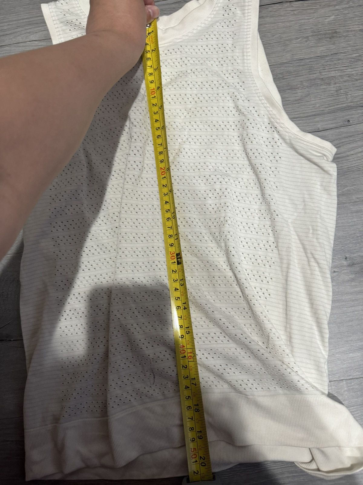 Lululemon Lululemon Off White Tank Top Racerback Size M / US 6-8 / IT 42-44 - 4 Thumbnail