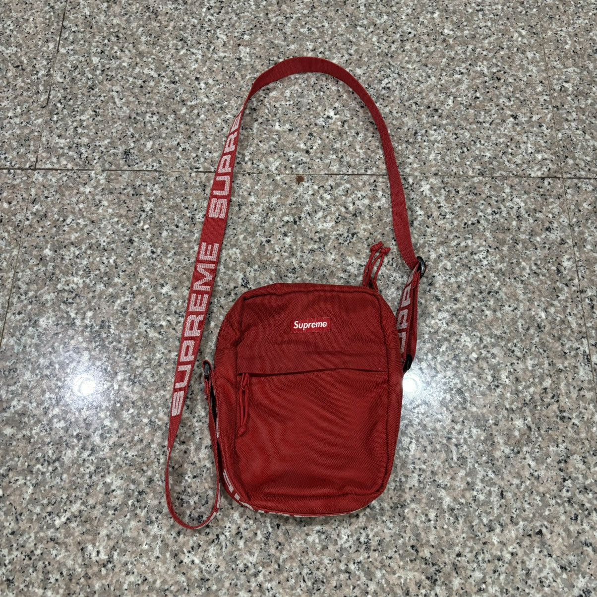 Red supreme shoulder bag ss18 sales