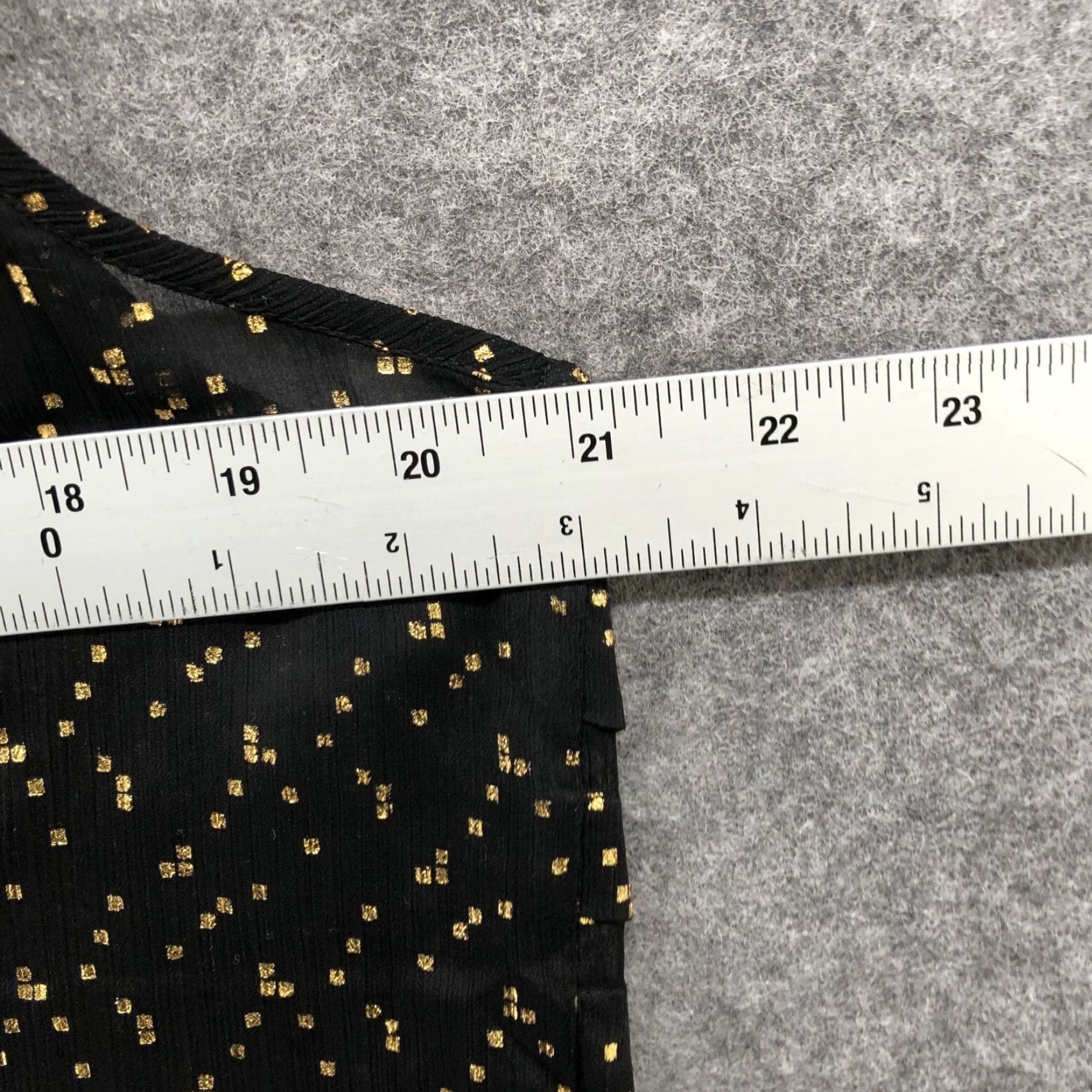 Loft LOFT Blouse Women L Black Gold Dot Chiffon Sleeveless Crewneck Poly blend Sheer Pleated Tank Top Modal Polka Dot Size L / US 10 / IT 46 - 7 Thumbnail