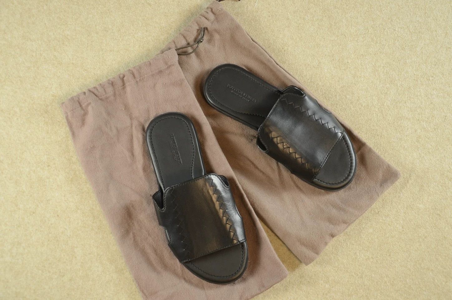 Bottega Veneta Intrecciato Weave Leather Slipper Black 39