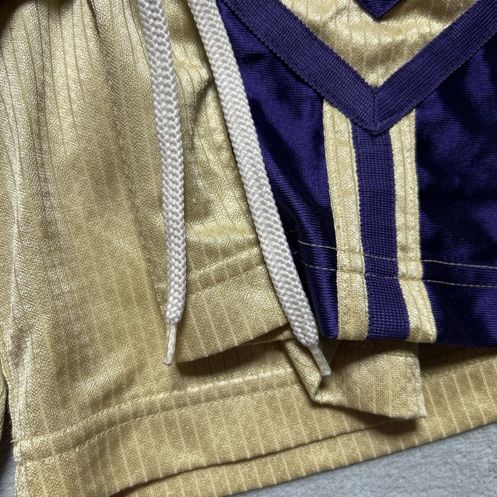 Nike Nike Gold Shinny Dazzle Mesh Shorts Mens XL 34x9 Baggy Retro Size US 34 / EU 50 - 14 Thumbnail