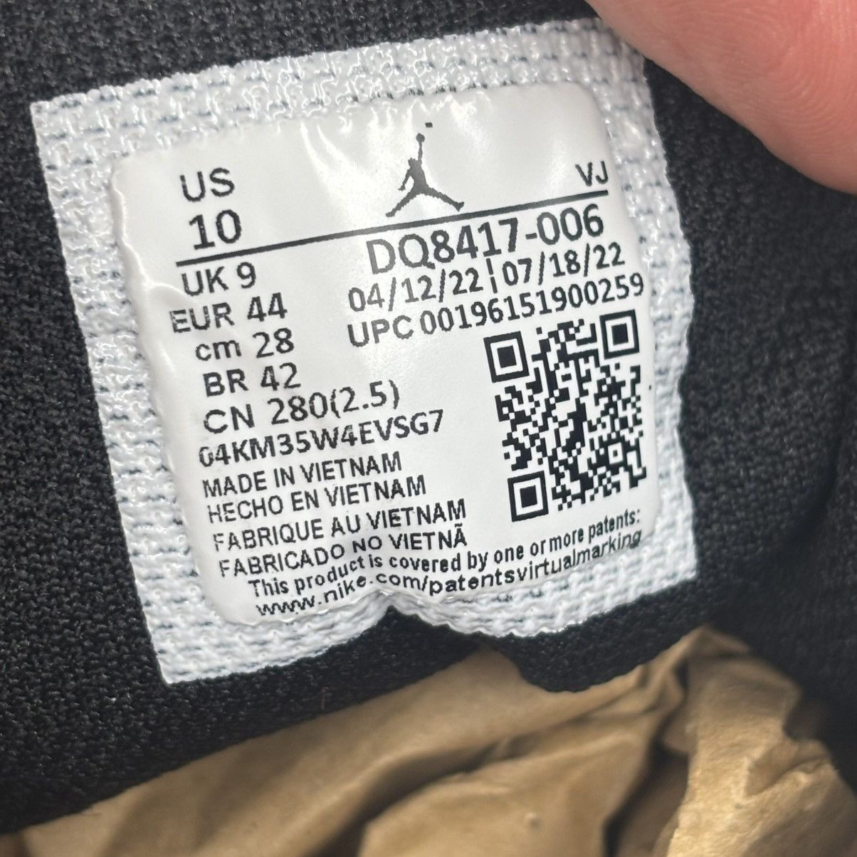 Jordan Brand Size 10-Jordan 1 Mid SE Christmas LIGHTLY WORN W BOX Size US 10 / EU 43 - 8 Thumbnail