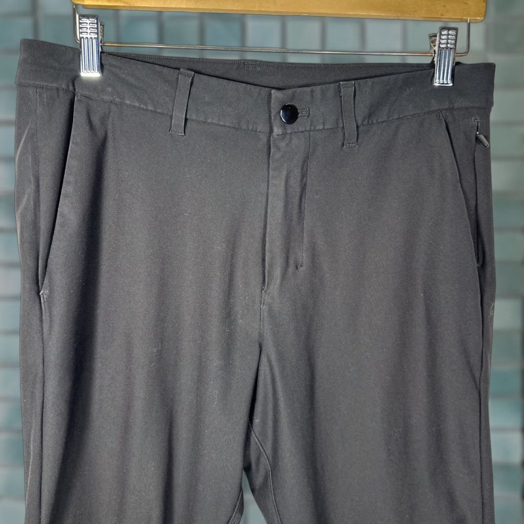 Lululemon Lululemon ABC Commission Pant Slim Fit Chinos Warpstreme Black M5439S 31 Men Pants Size US 31 - 1 Thumbnail