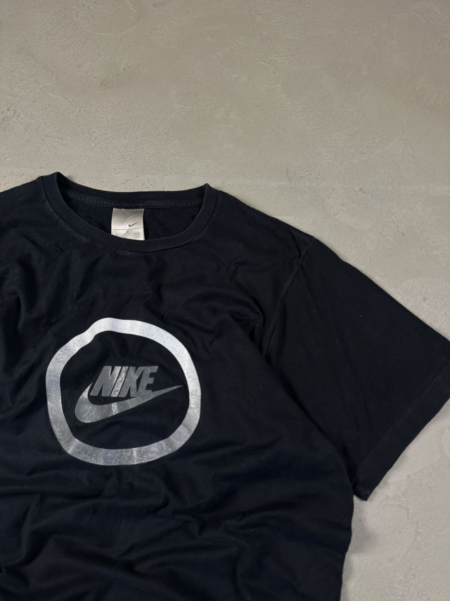 Nike Vintage Y2k Nike Swoosh Circle Logo T-shirt 00s Size US XL / EU 56 / 4 - 7 Thumbnail