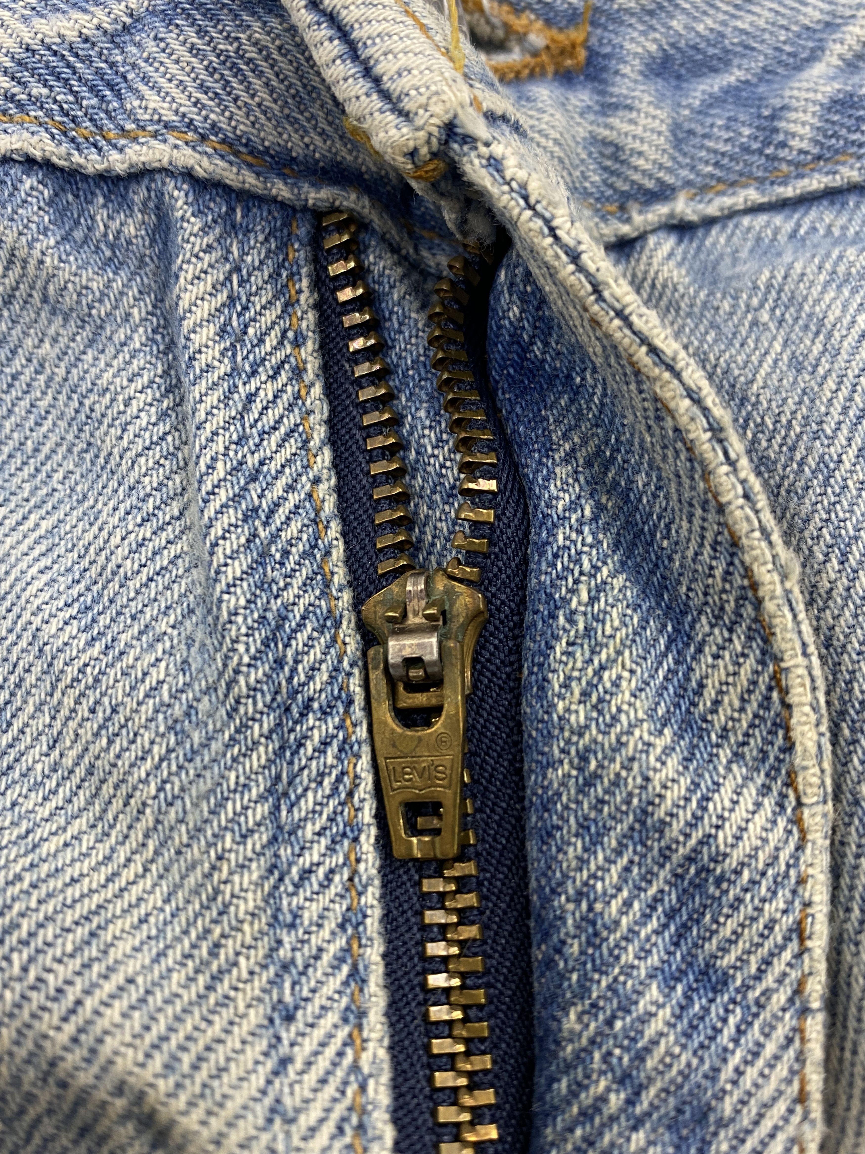 Levi's × Vintage Vintage 90s Levi's 505 Light Washed Denim Jeans Size US 35 - 11 Thumbnail
