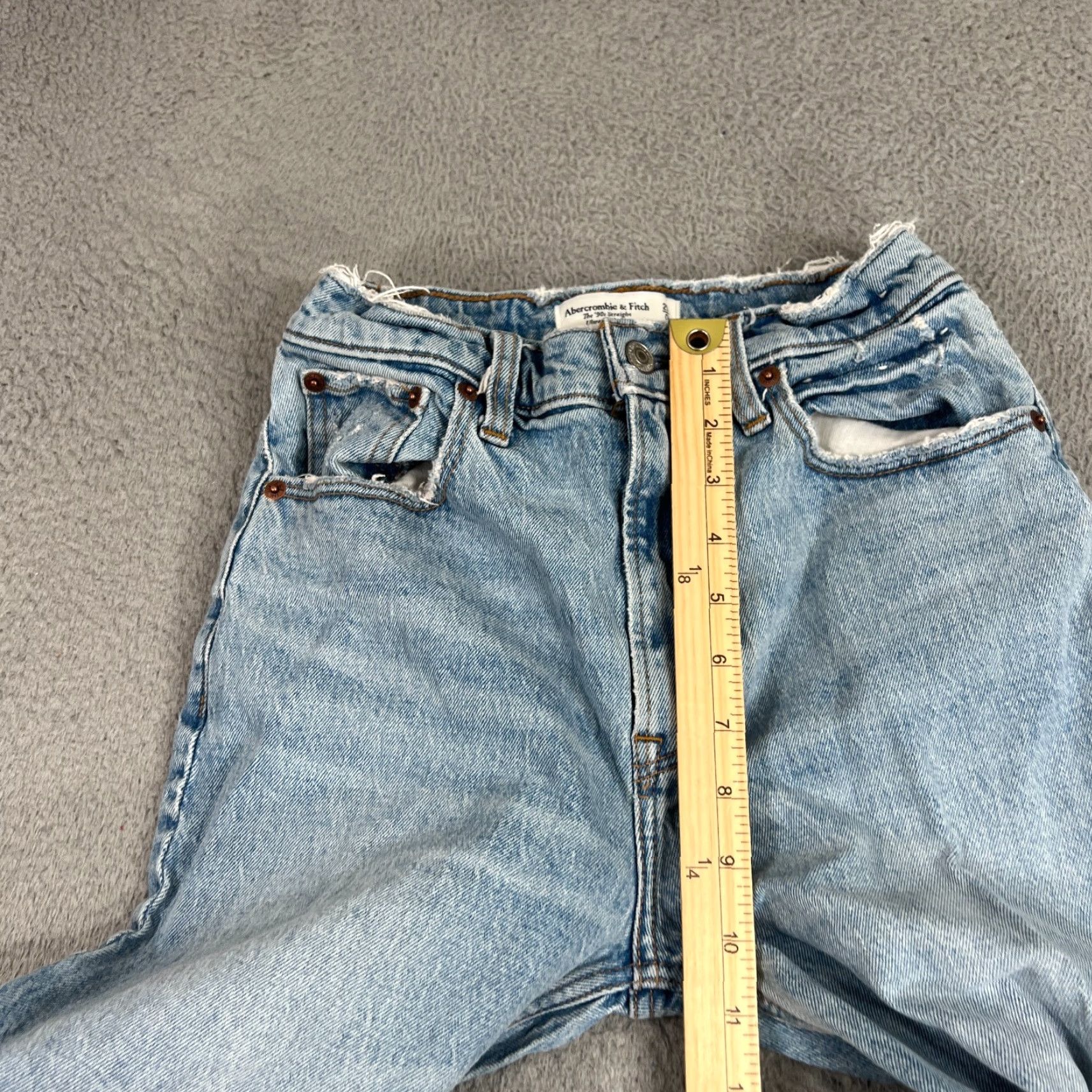 Abercrombie & Fitch Abercrombie & Fitch Ultra High Rise 90s Straight Jeans Size 0 Light Wash Blue Denim Women Regular 5-Pocket 23 in Inseam Footnotes: Preowned/Vintage No Size 25" / US 0 / IT 36 - 6 Thumbnail