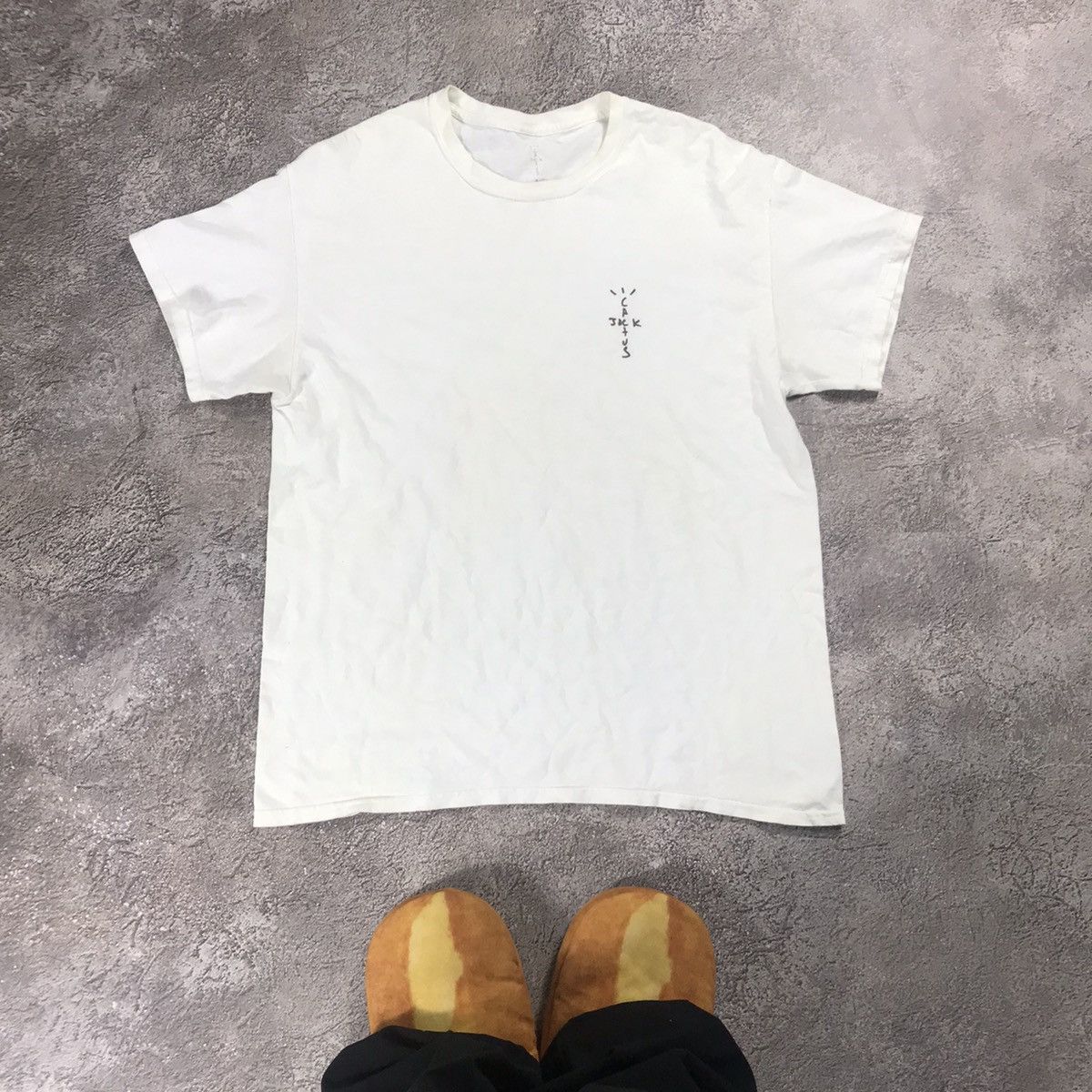 Vintage Vintage Y2K Cross Graphic Tee Streetwear Skate Cream Baggy L Size US L / EU 52-54 / 3 - 1 Thumbnail