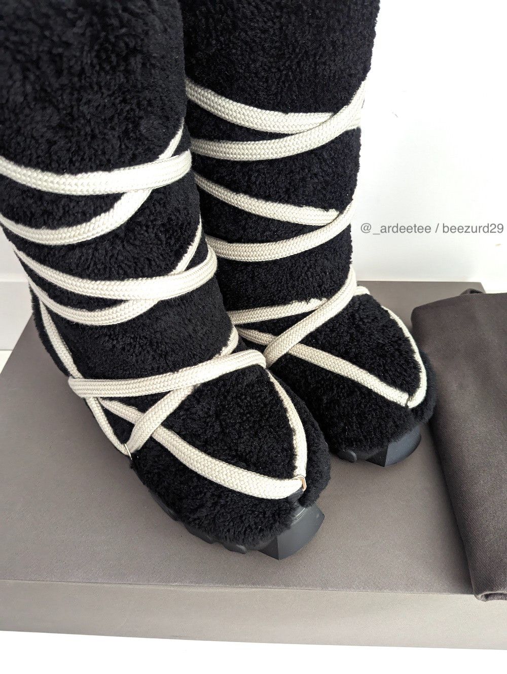 Rick Owens *NEW* SHEARLING LUNAR TRACTOR BOOTS FW22 STROBE Size US 9 / EU 42 - 5 Thumbnail