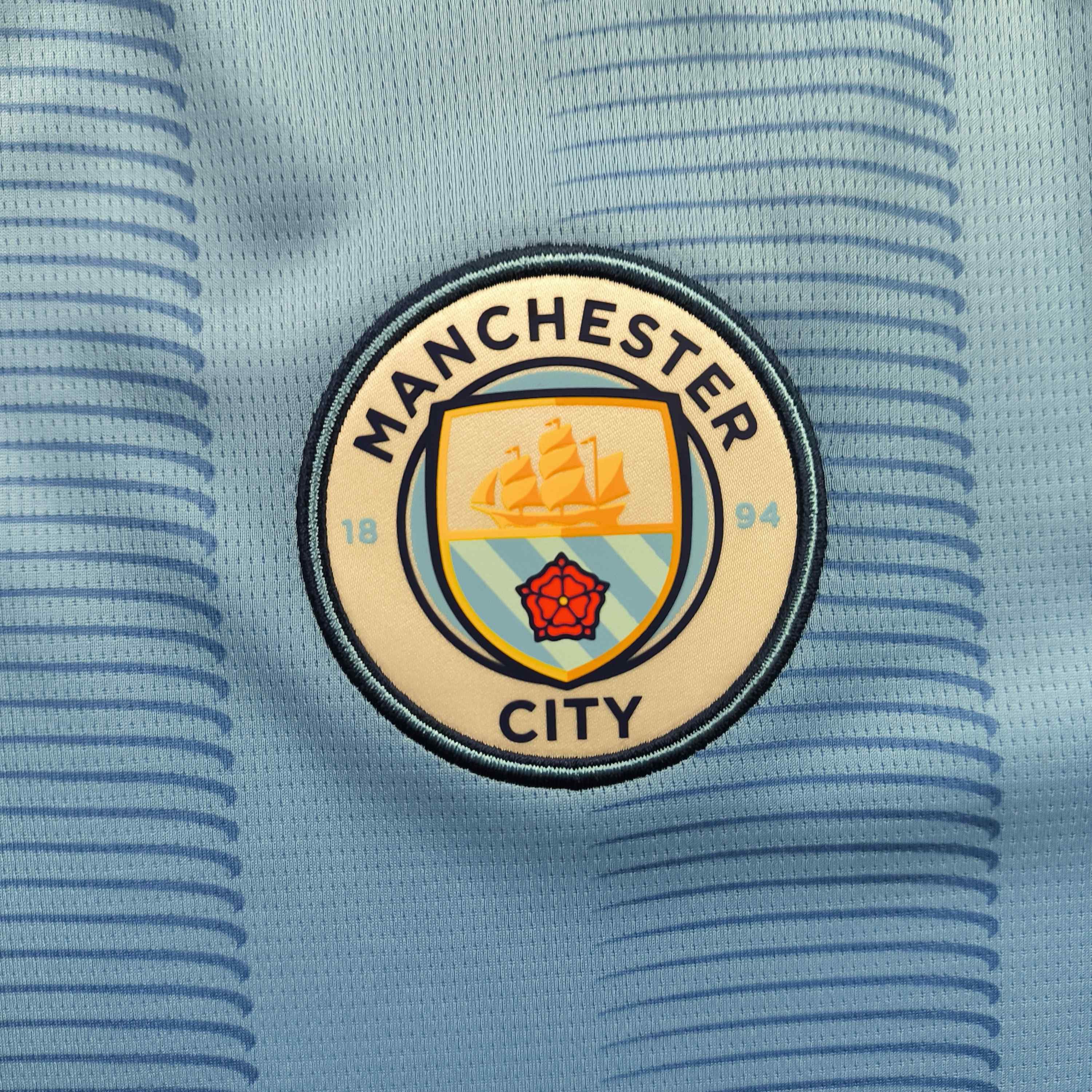 Puma Manchester City 2023-24 Puma home Haaland football jersey L Size US L / EU 52-54 / 3 - 4 Thumbnail
