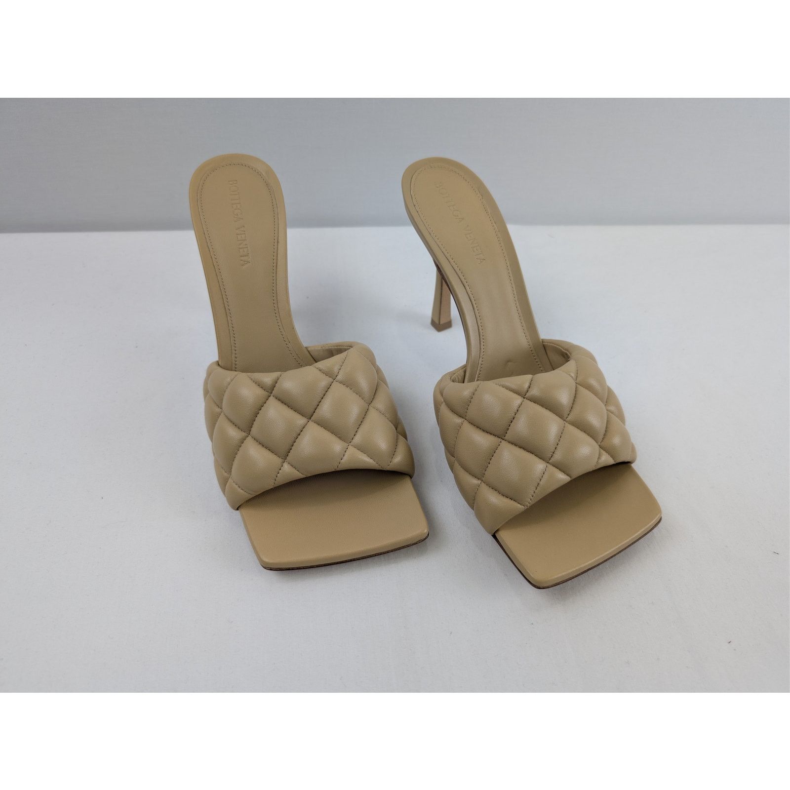 Bottega Veneta o1rshd1 Nappa Matelasse Padded Sandal in Cane Sugar Size US 10.5 / IT 40.5 - 6 Thumbnail
