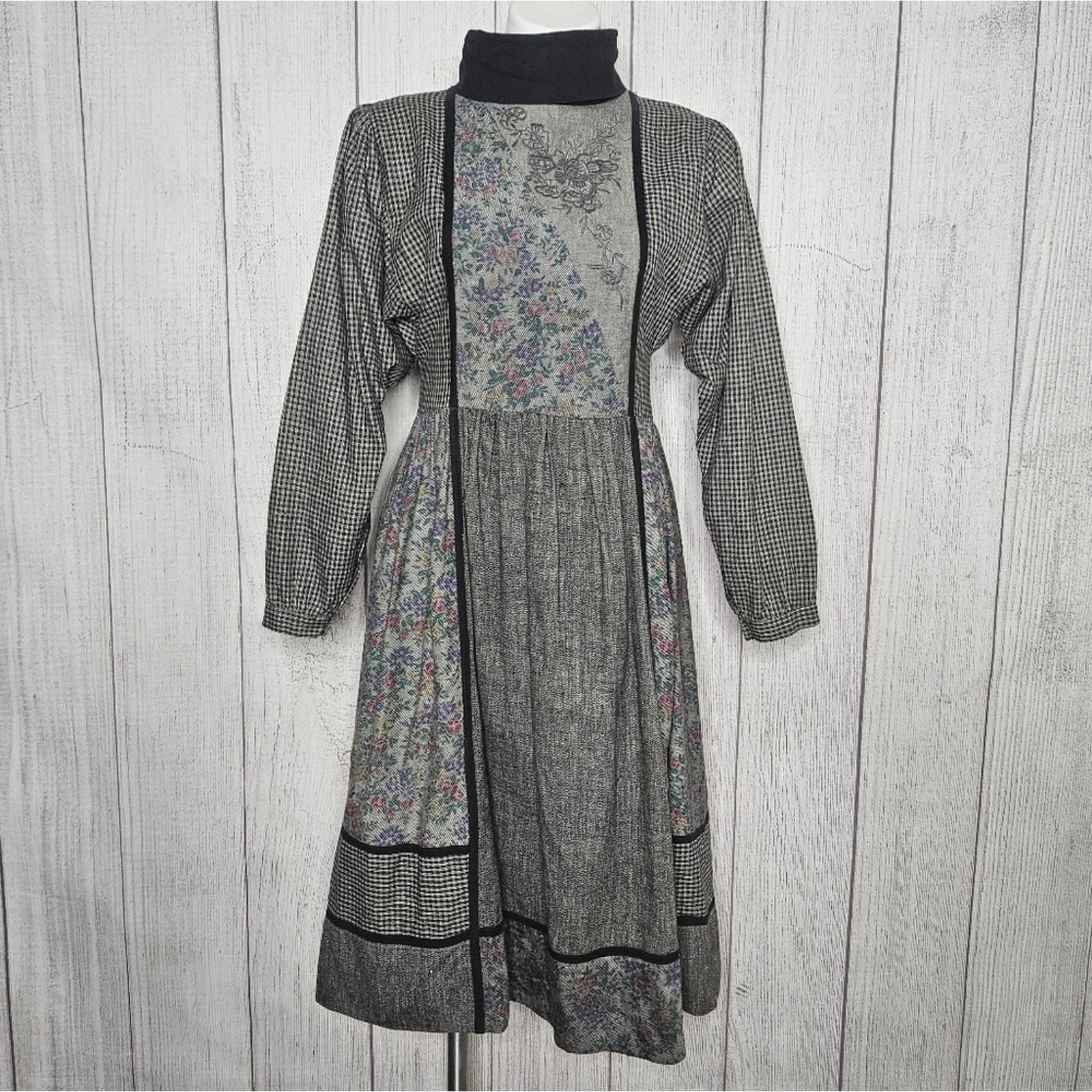 Vintage VTG 70s Phool Plaid Floral Embroidered Rayon Prairie Dress Size S / US 4 / IT 40 - 1 Thumbnail