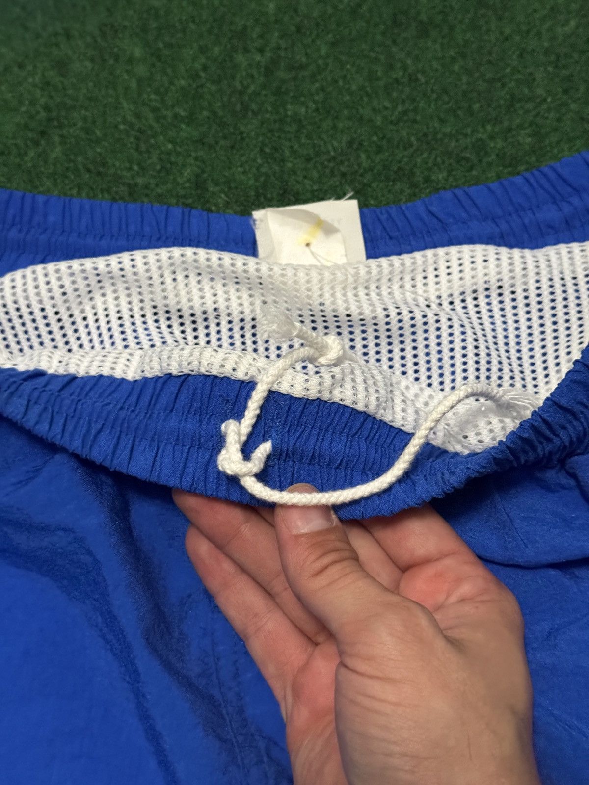 Converse Vintage 80s 90s Converse Magic Johnson Nylon Retro Shorts Size US 34 / EU 50 - 7 Thumbnail