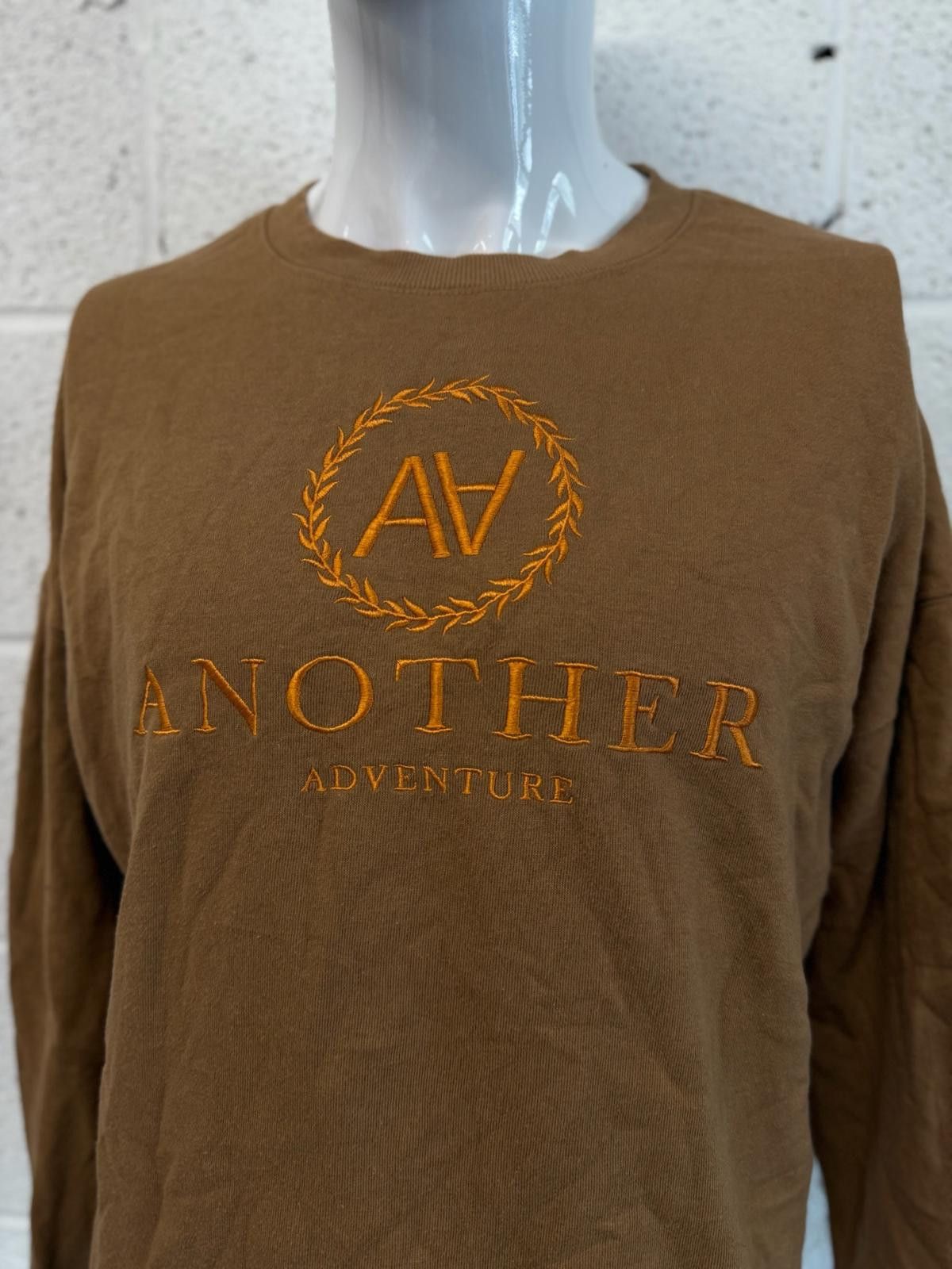 Designer Amisu Brown Another Adventure Long Sleeve Sweatshirt Size M Size US M / EU 48-50 / 2 - 5 Thumbnail