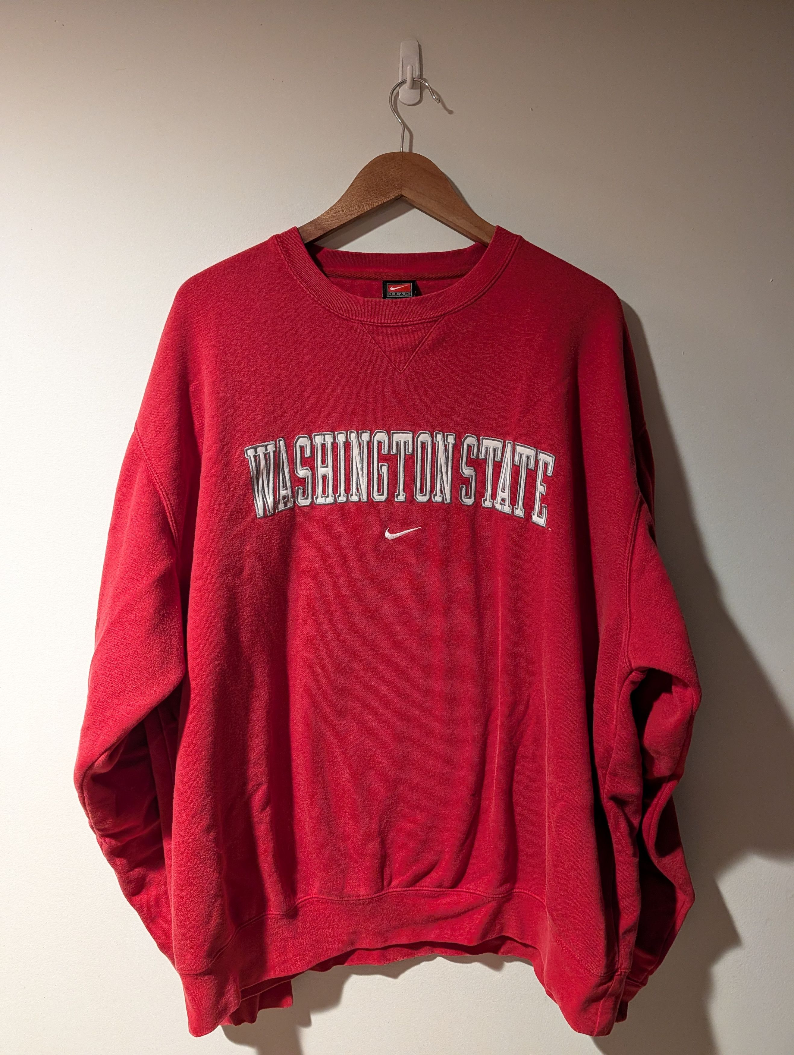NCAA Vintage Y2K Washington State Nike Center Swoosh Sweatshirt Size US XL / EU 56 / 4 - 1 Thumbnail
