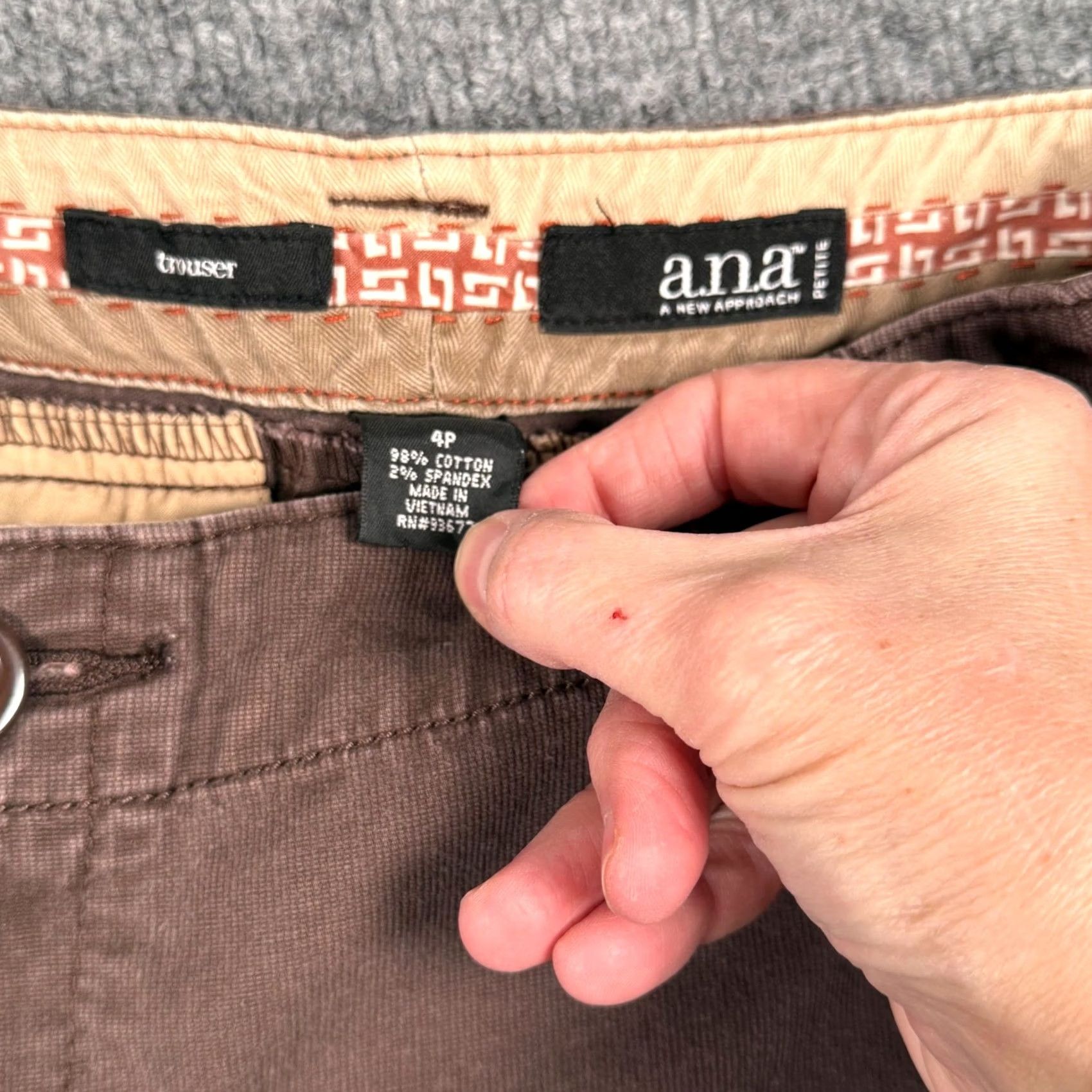 Etro ANA A NEW APPROACH Petite Brown Cropped Trousers Twill Chino Straight Leg 4P Pockets Button Zip Button Fly Casual Workwear Womens Size 27" / US 4 / IT 40 - 5 Thumbnail