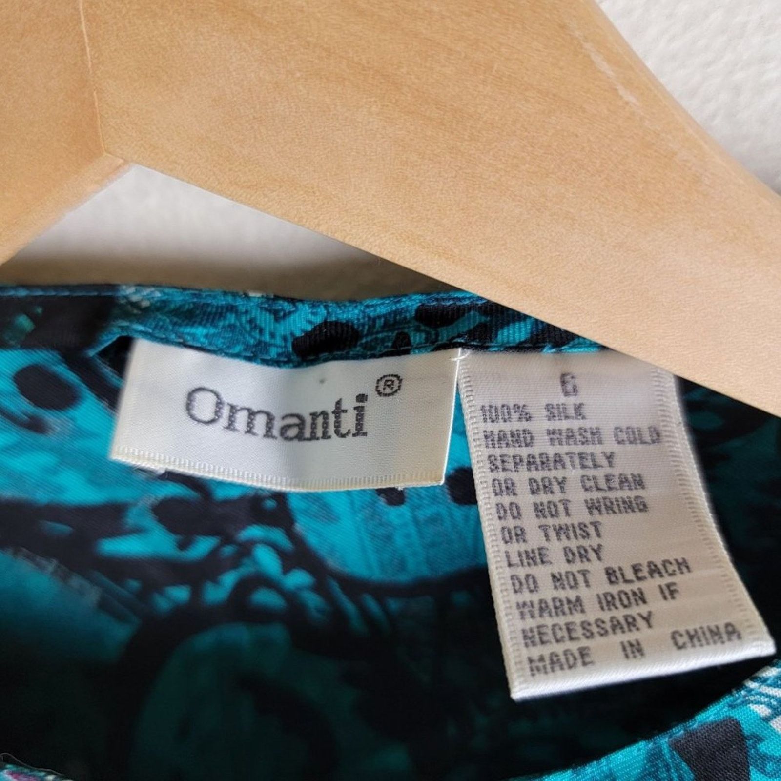 Vintage Omanti Womens Paisley Silk Button Down Shirt Long Sleeve Size M / US 6-8 / IT 42-44 - 7 Thumbnail