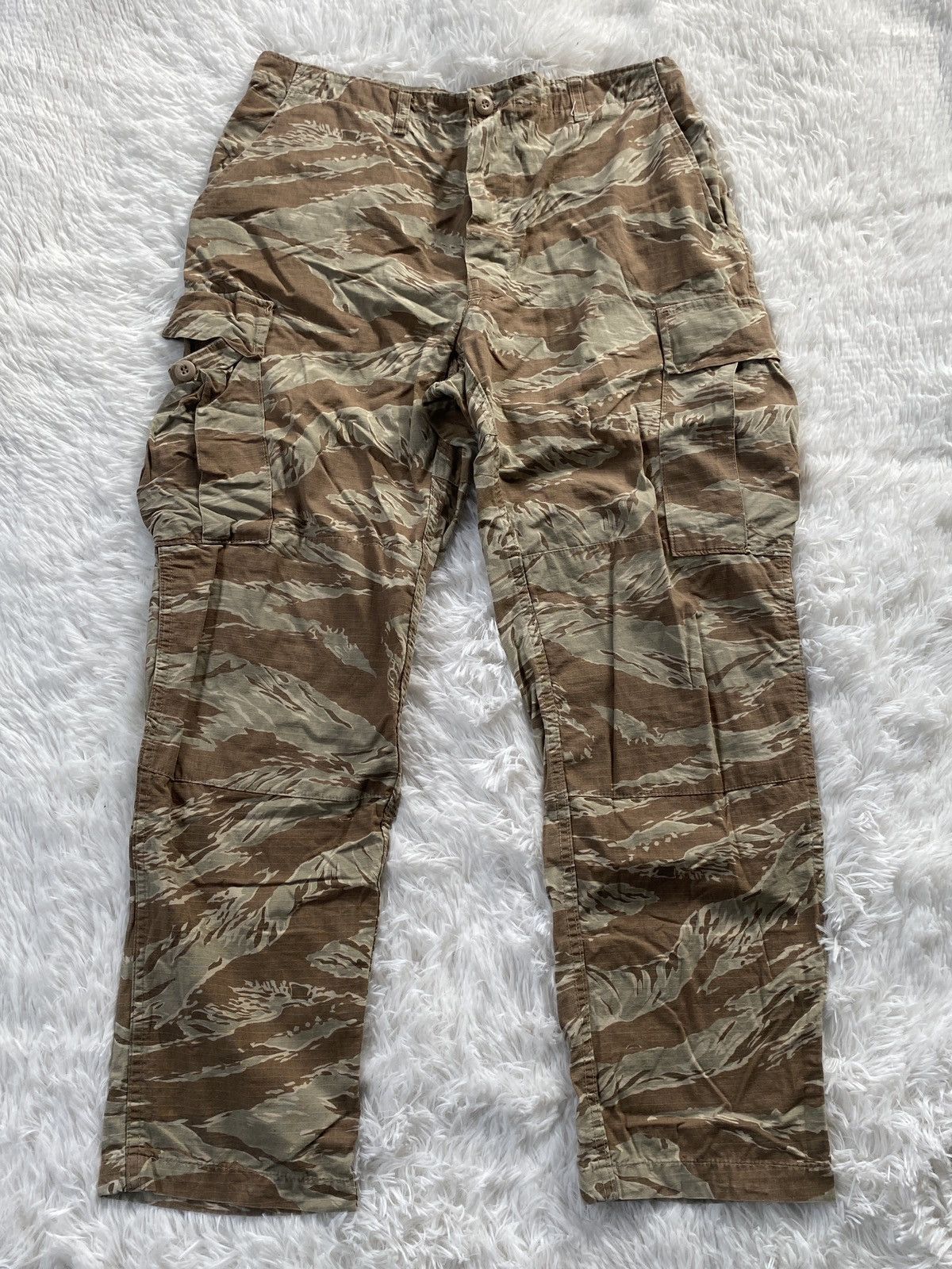 Vintage Vintage Army Tiger Stripe Camouflage Cargo Pant Size US 34 / EU 50 - 1 Thumbnail