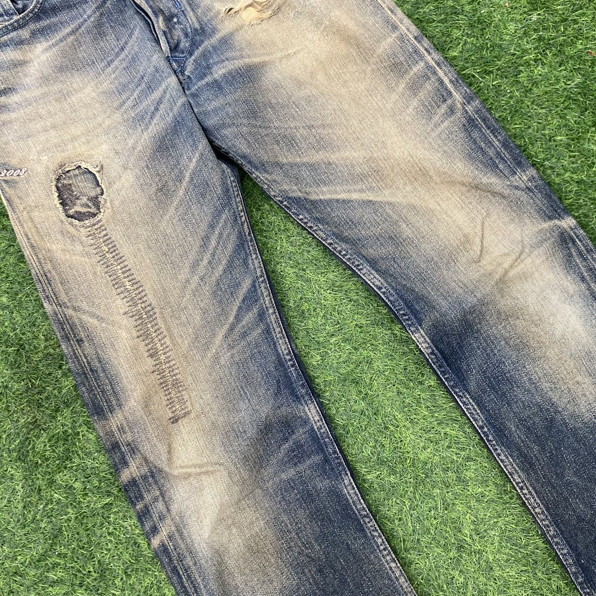 Diesel DIRTY THIRTY DIESEL HEAVEN DISTRESSED STYLE JEANS Size US 30 / EU 46 - 5 Thumbnail