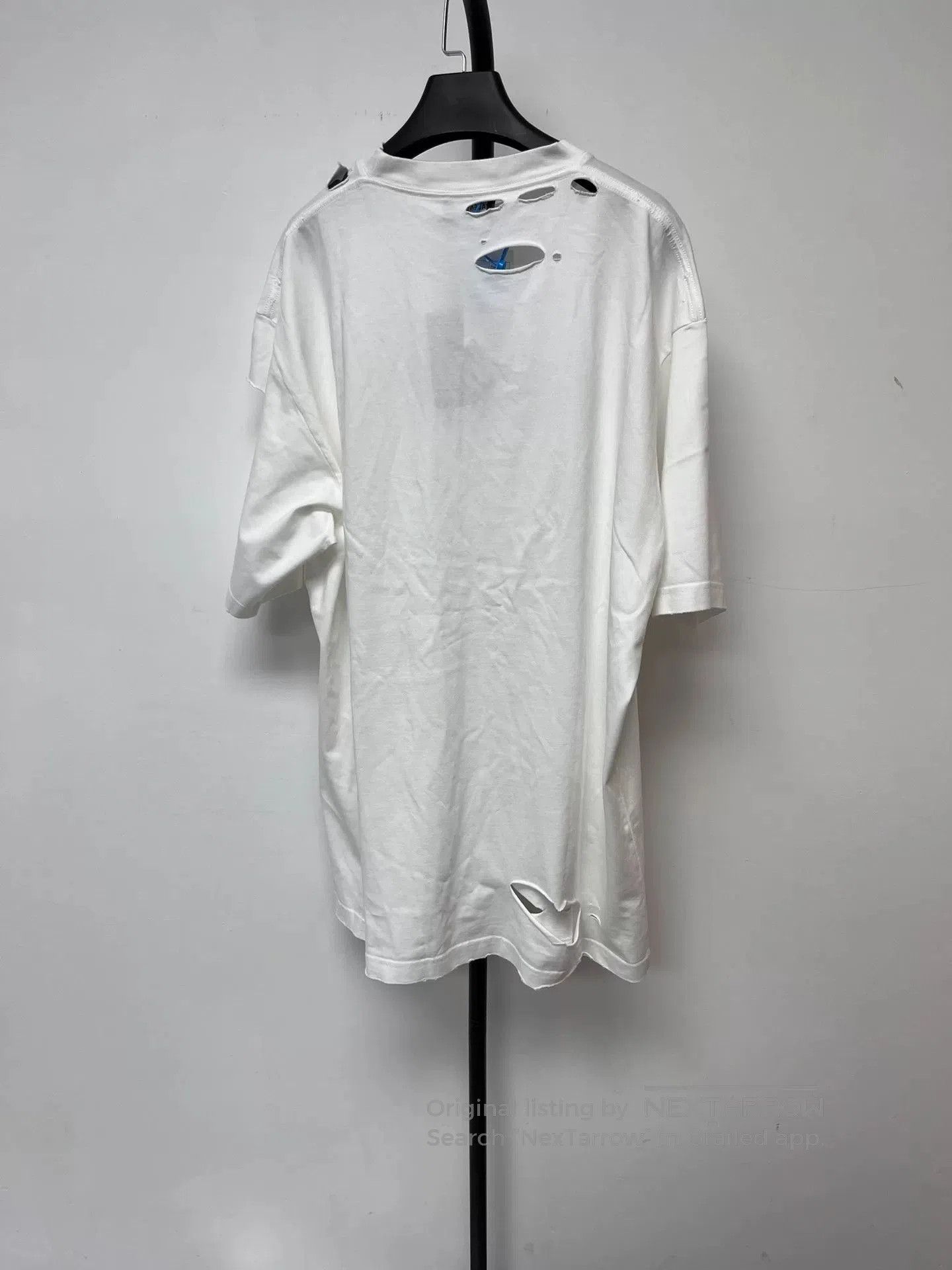 Balenciaga Balenciaga Destroyed Hole Short Sleeve T. Size US XS / EU 42 / 0 - 2 Thumbnail